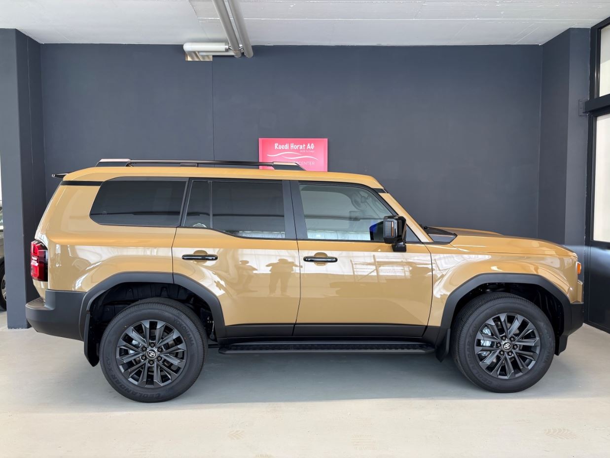 TOYOTA Land Cruiser 2.8 D 48V Invincible-showroom-element-3