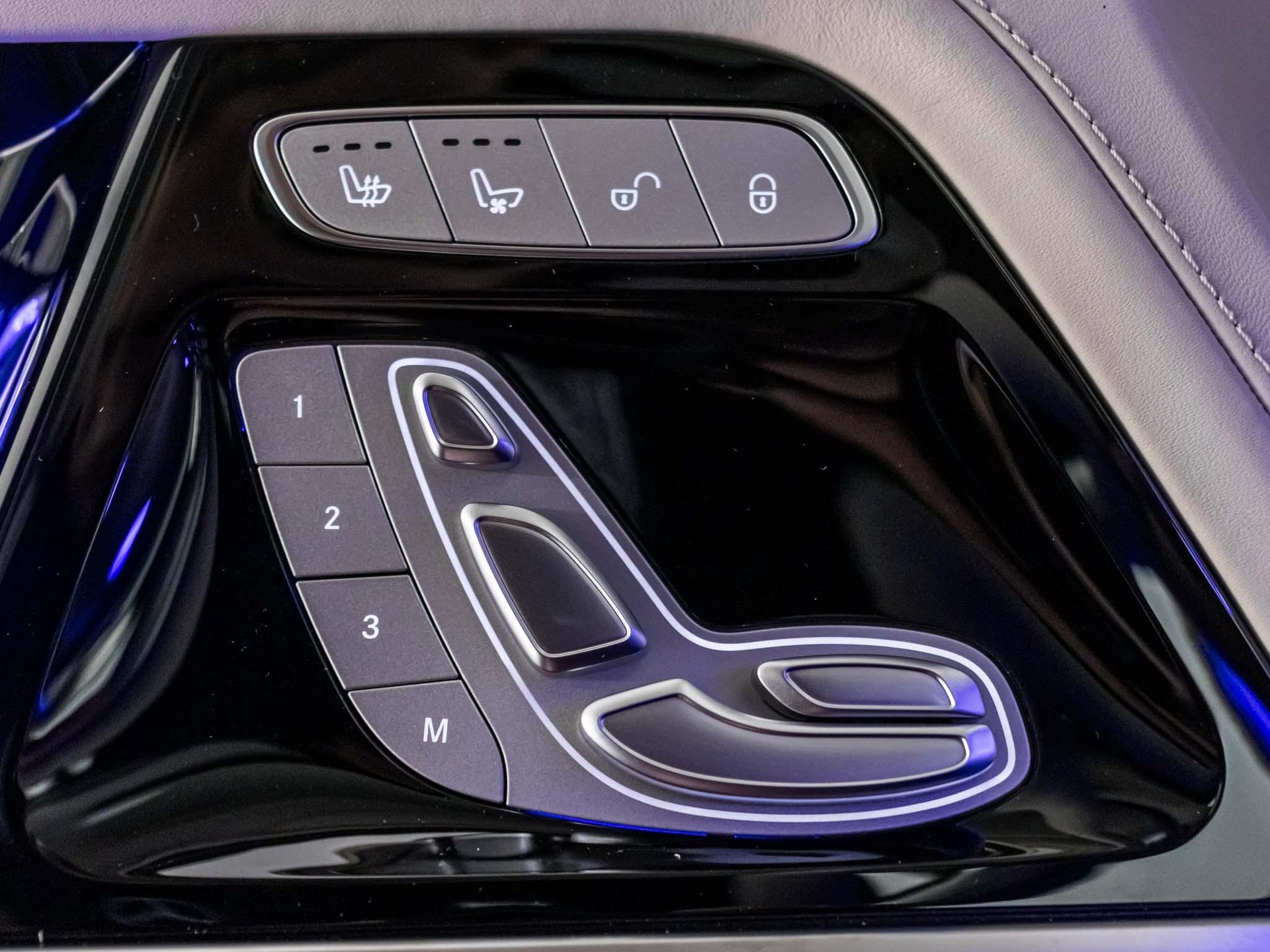MERCEDES-BENZ G 450 d-image-11