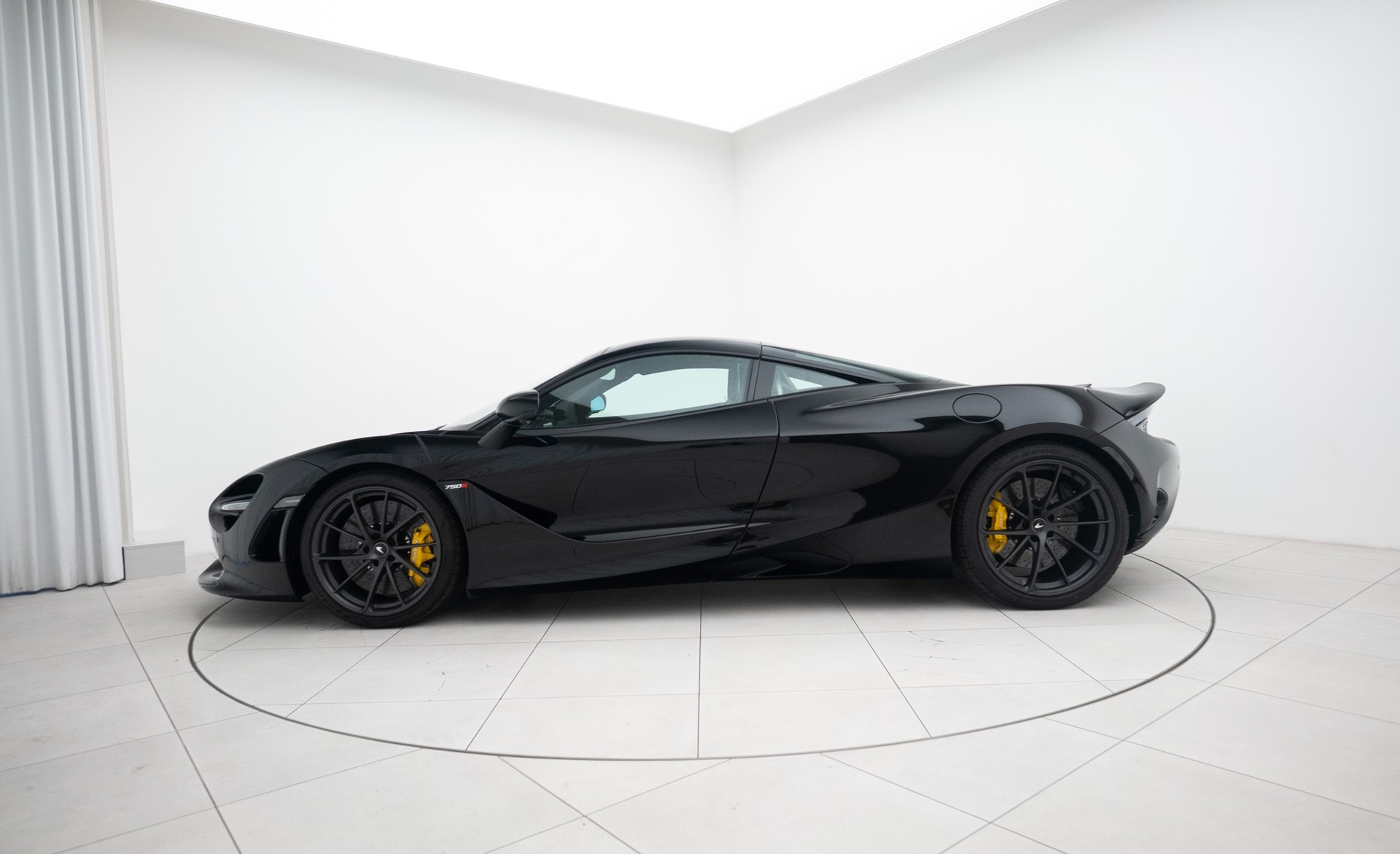 McLAREN 750S Coupé Performance-showroom-element-1