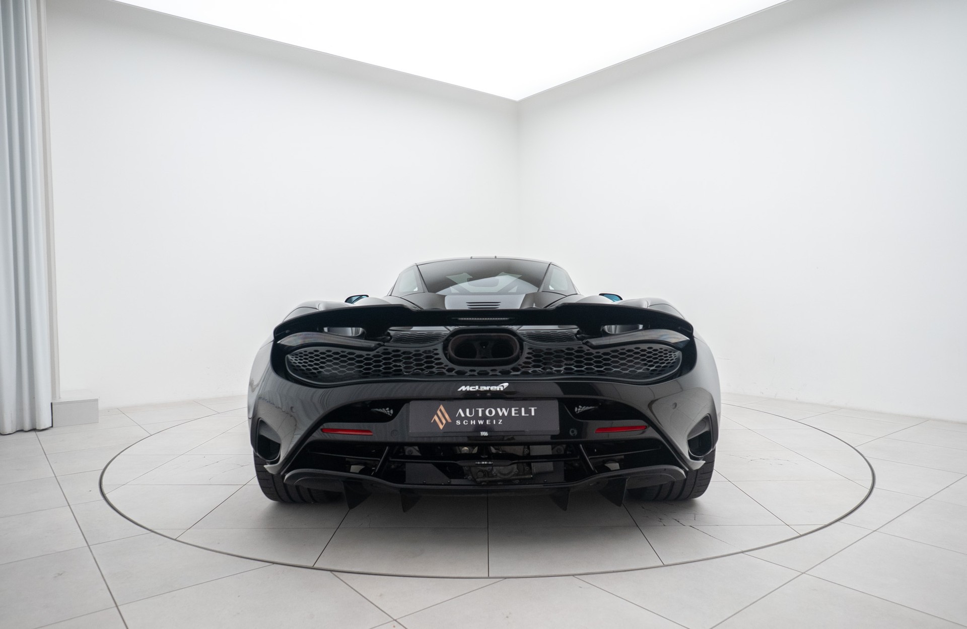 McLAREN 750S Coupé Performance-showroom-element-3