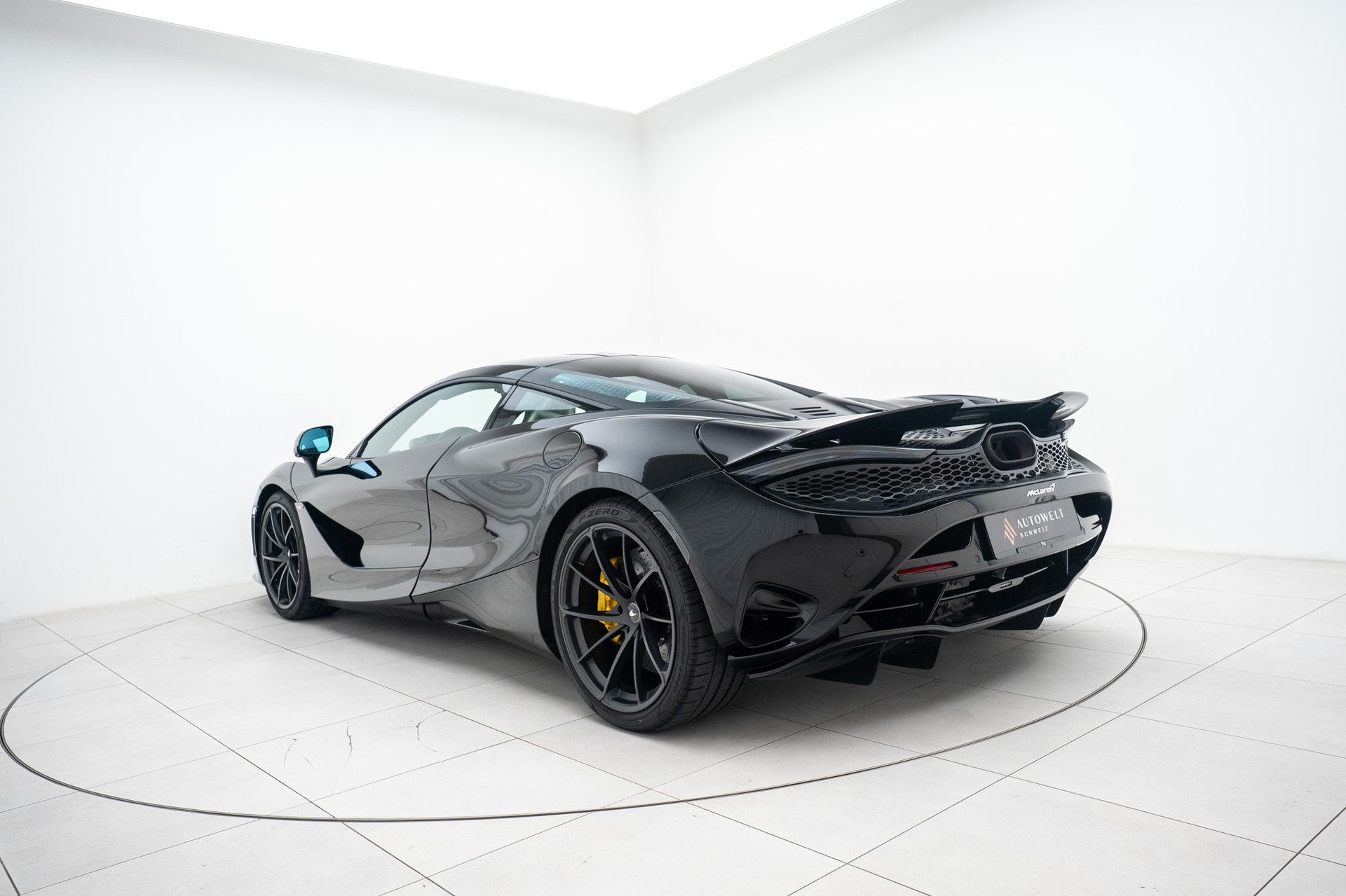 McLAREN 750S Coupé Performance-showroom-element-2