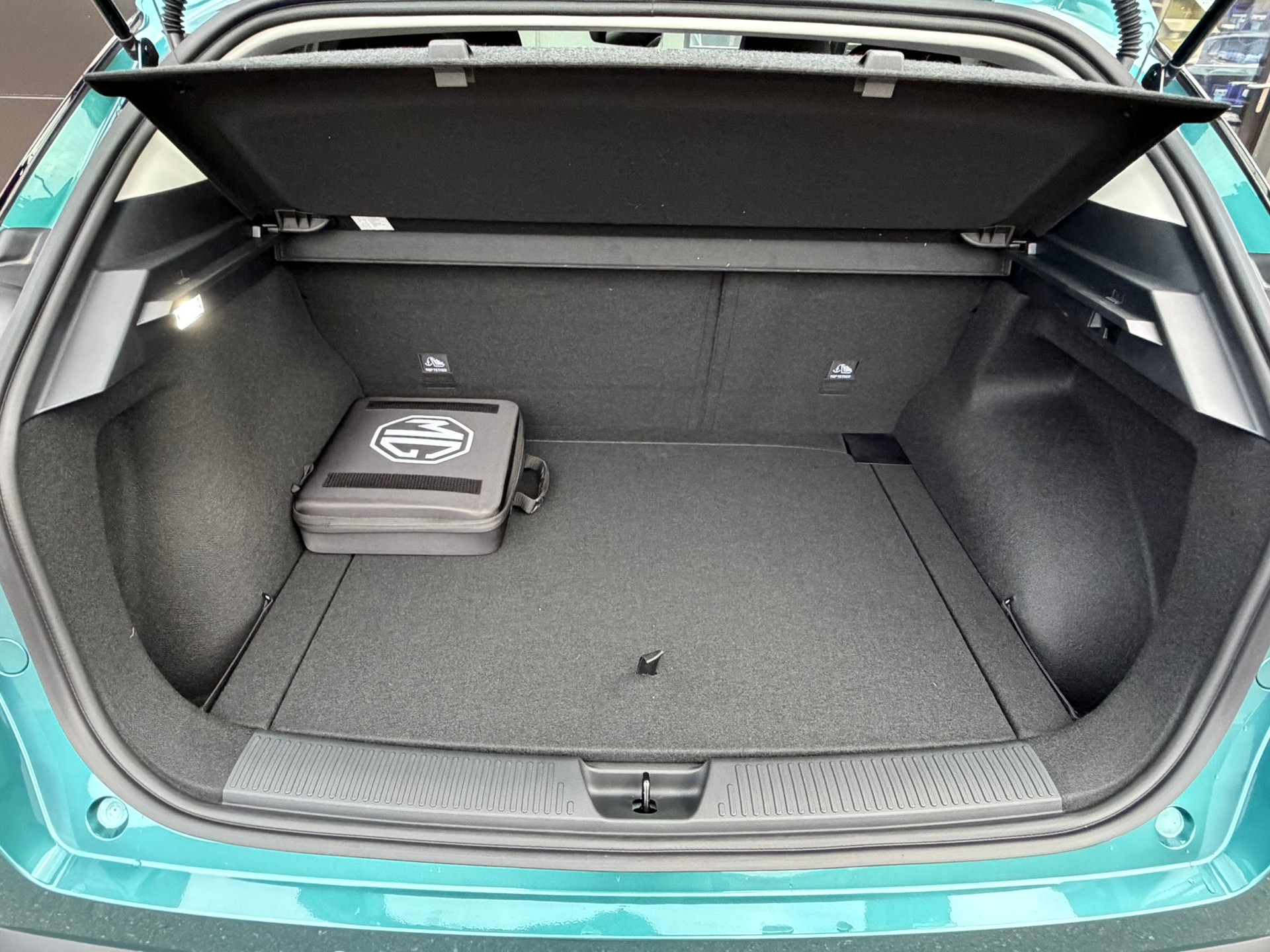 MG 4 EV 64kWh Premium-image-15