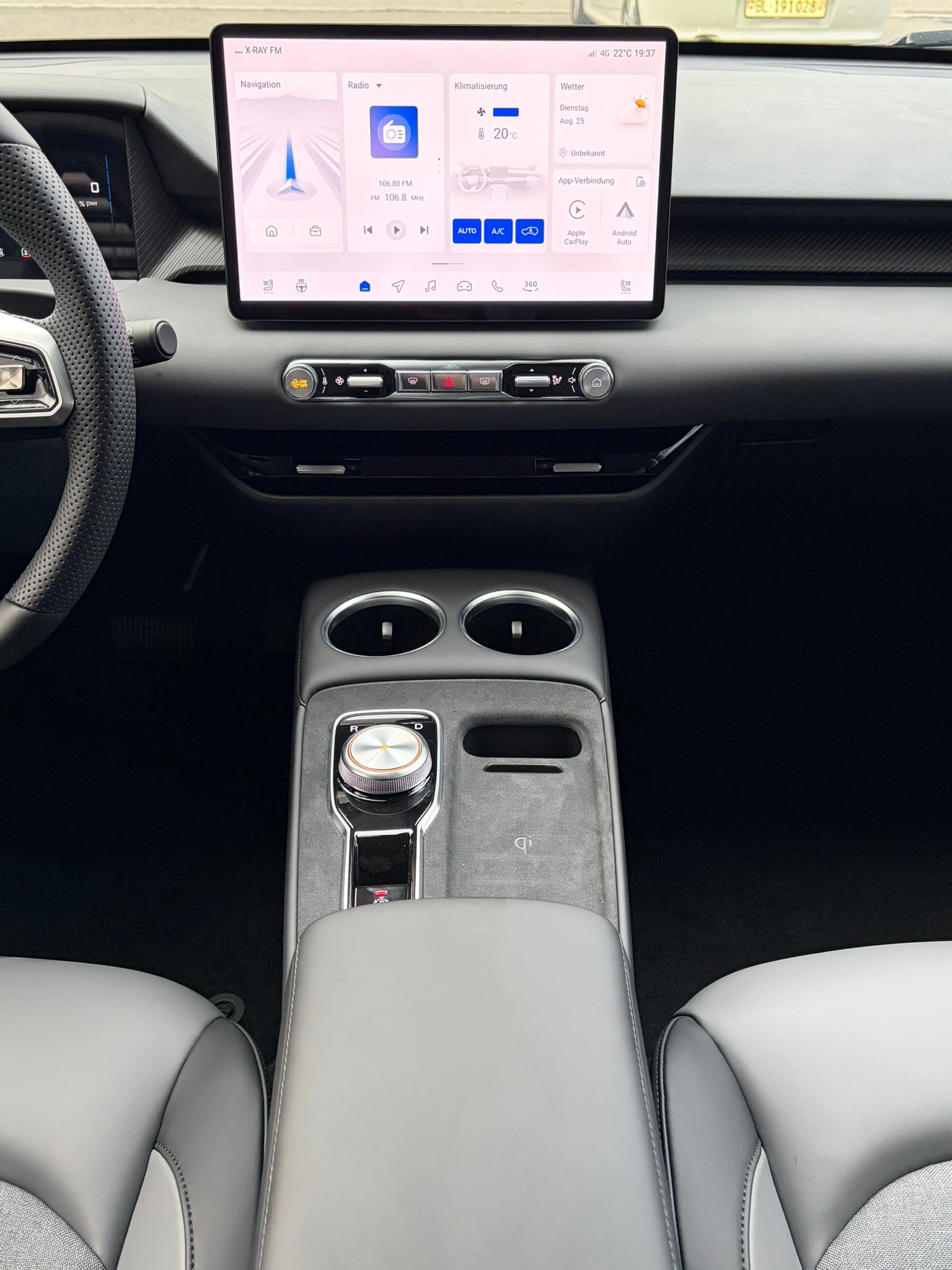 MG 4 EV 64kWh Premium-image-13