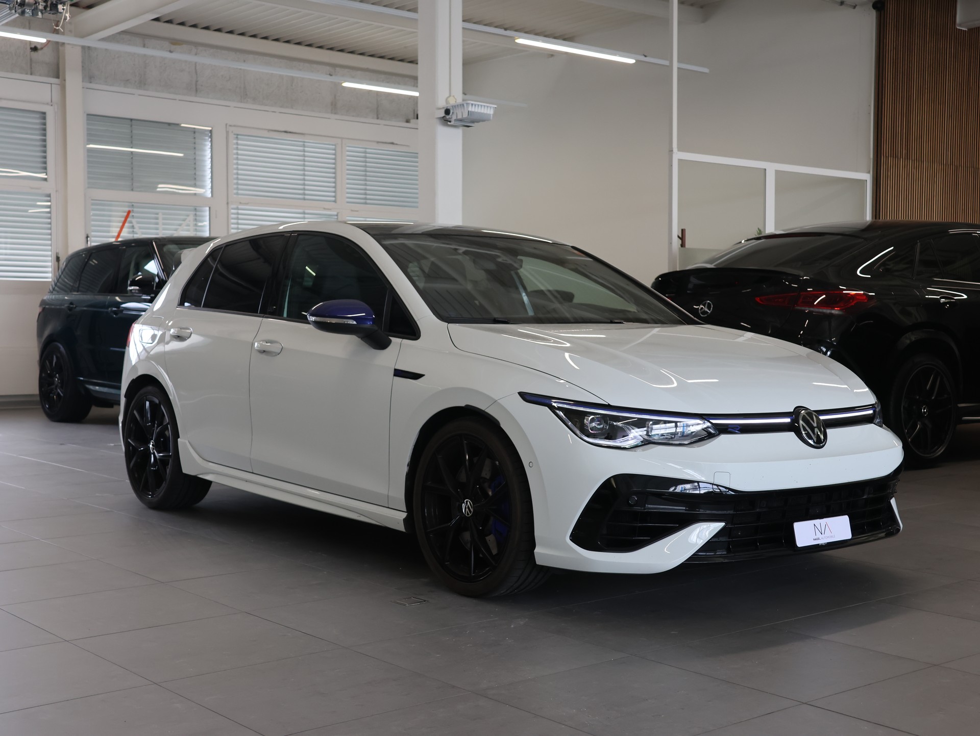 VW Golf 2.0 TSI R DSG 4Motion R 20 Years *Panoramadach* *Harman/Kardon*-showroom-element-1