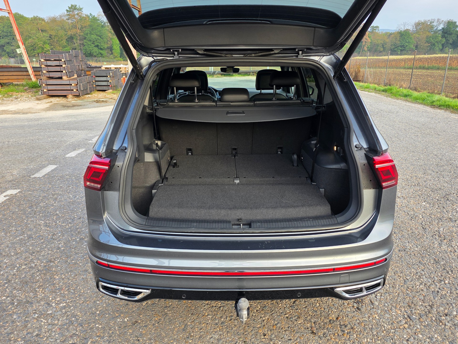 VW Tiguan Allspace 2.0TSI R-Line 4Motion DSG-image-14