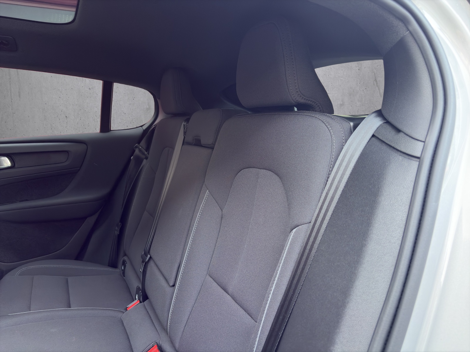 VOLVO C40 Recharge P8 Twin AWD Pure Electric Plus-image-12