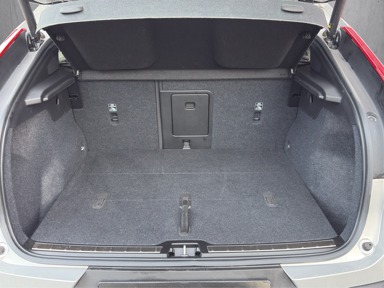 VOLVO C40 Recharge P8 Twin AWD Pure Electric Plus-image-13