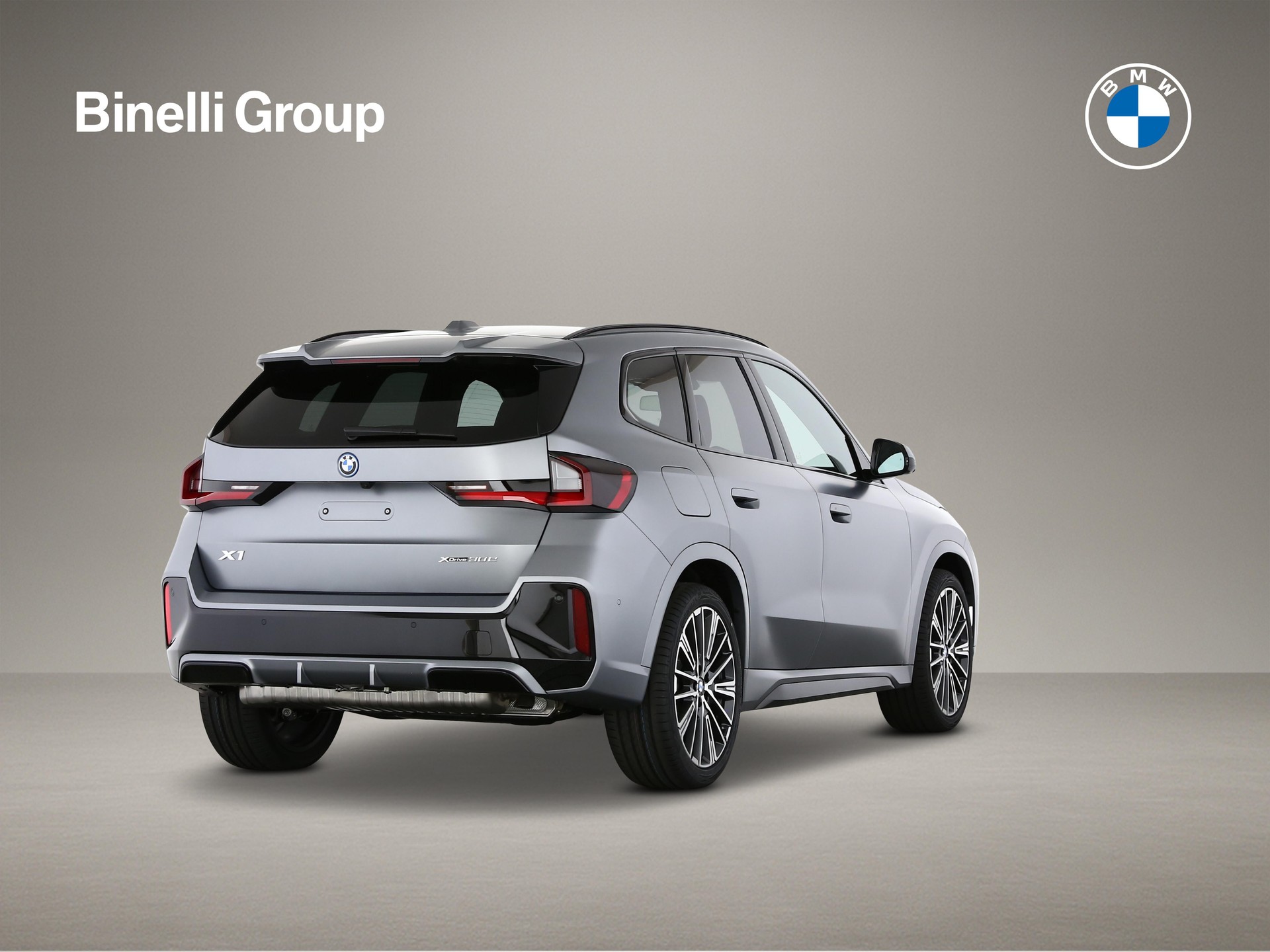 BMW X1 30e xDrive paddles-showroom-element-1