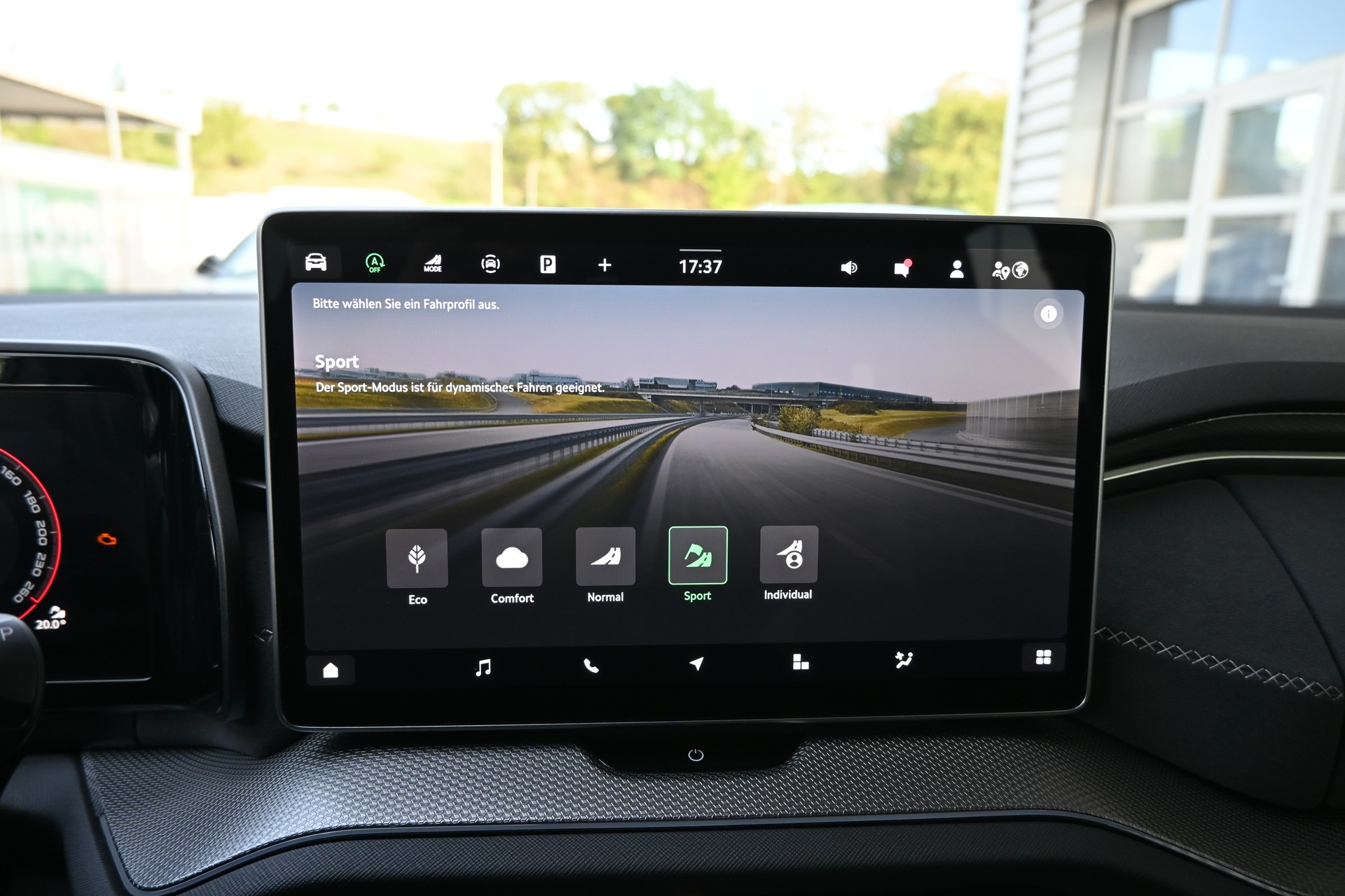 SKODA Kodiaq 2.0 TDI Sportline DSG Automat 7-Plätzer-image-27