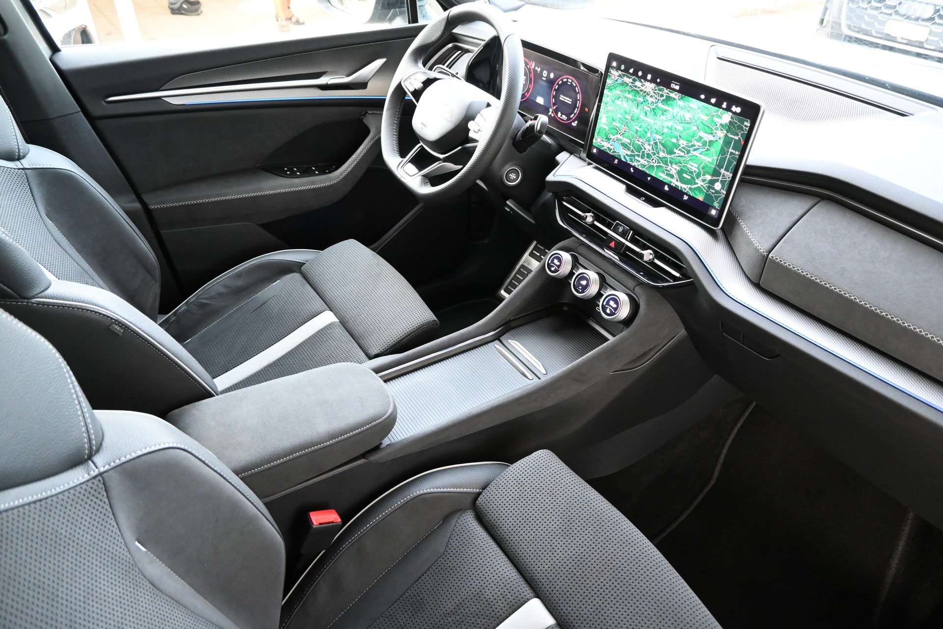SKODA Kodiaq 2.0 TDI Sportline DSG Automat 7-Plätzer-image-13