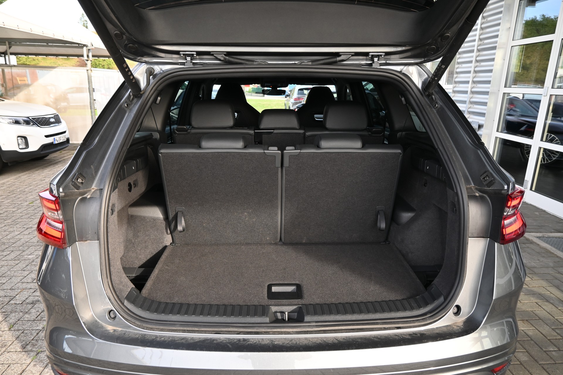 SKODA Kodiaq 2.0 TDI Sportline DSG Automat 7-Plätzer-image-8