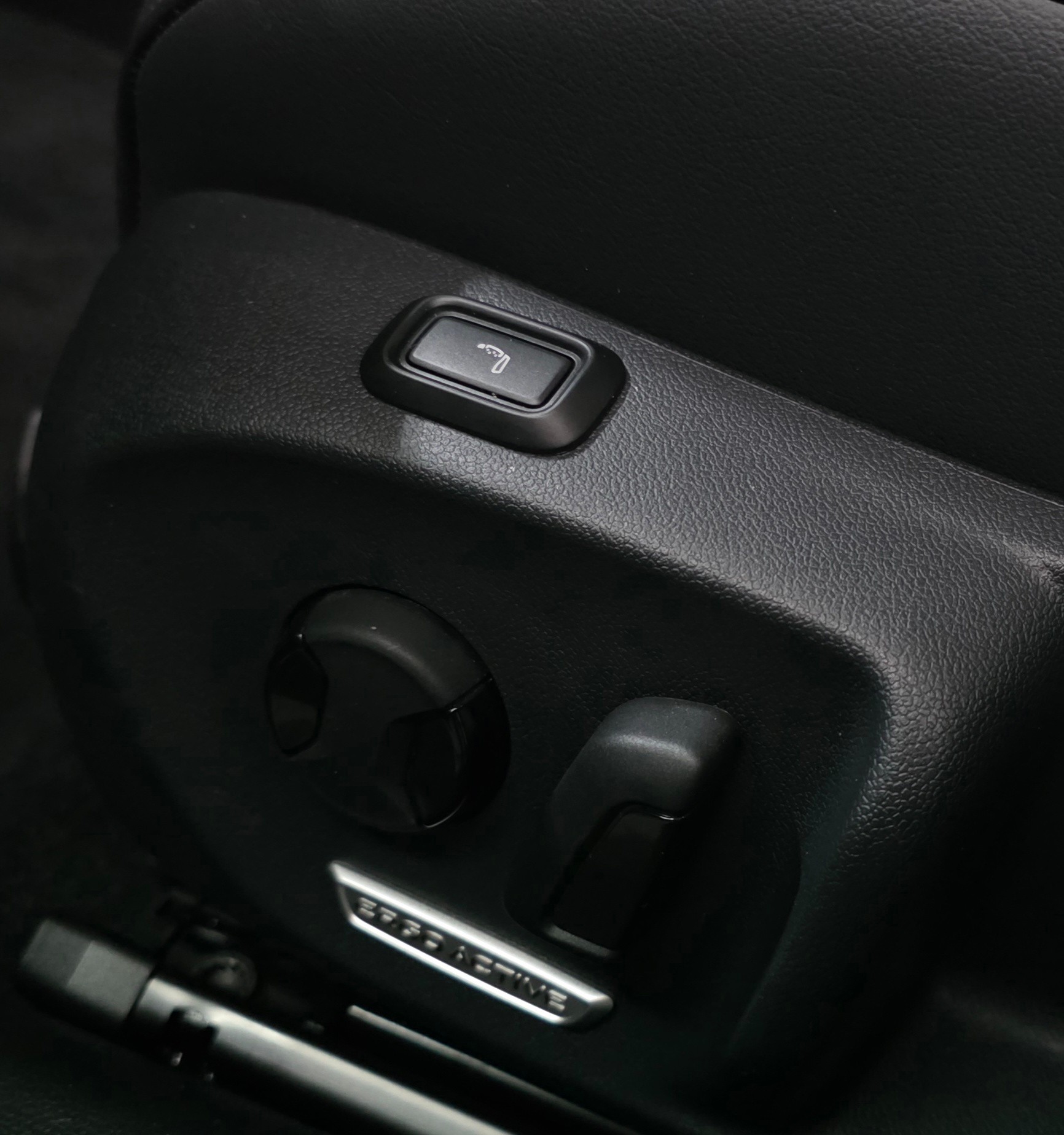 VW Passat Variant 2.0 TSI evo4 R-Line 4 Motion DSG *Panoramadach*Massagefunktion*Sitz-&Lenkradheizung*ACC&Spurhalteasistent*-image-26