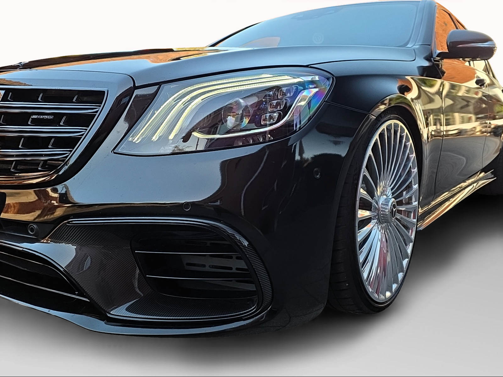 MERCEDES-BENZ S 63 AMG L 4Matic+ 9G-Tronic-showroom-element-1