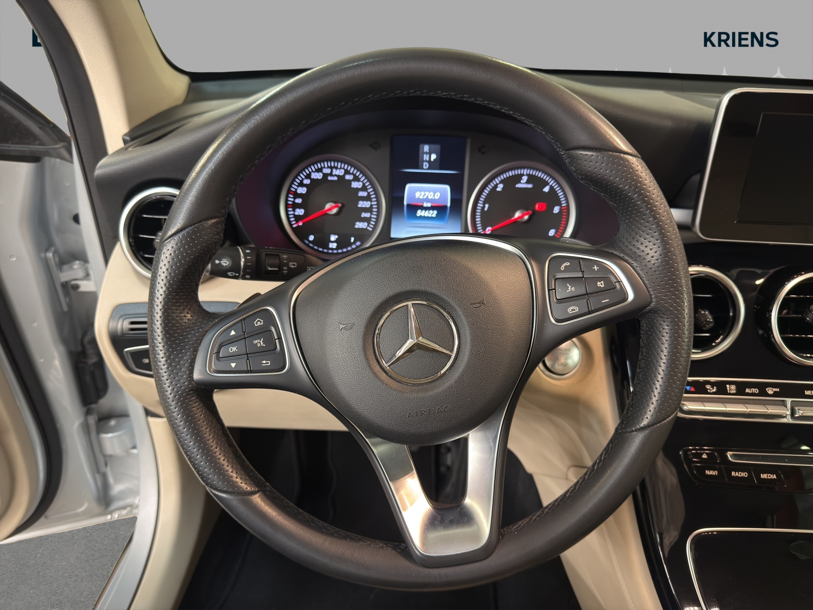 MERCEDES-BENZ GLC 250 d 4M - Exclusive / Rückfahrkamera / Park-Paket / Spiegel-Paket-image-9