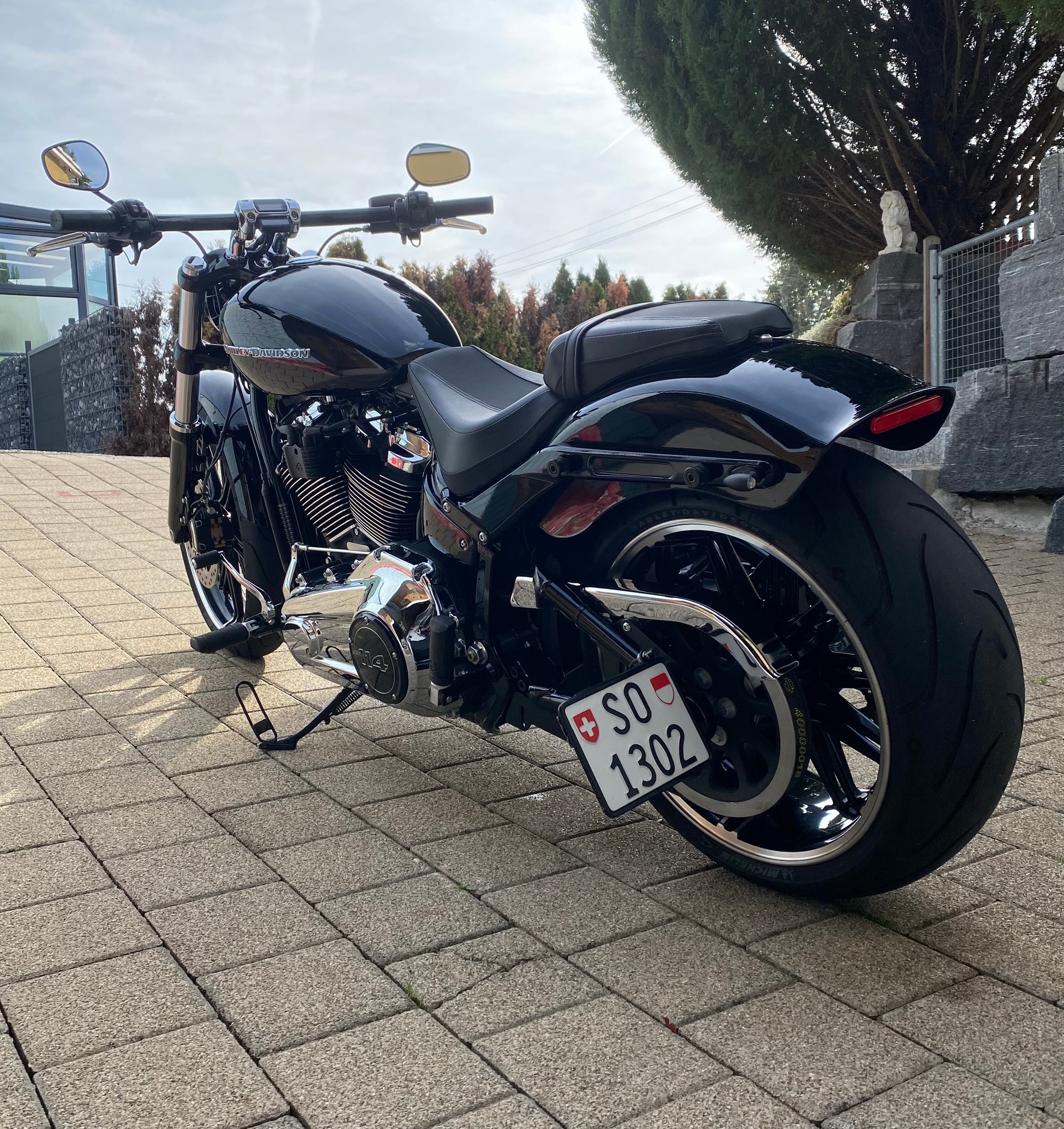 HARLEY-DAVIDSON FXBRS Breakout 114 ABS-image-4
