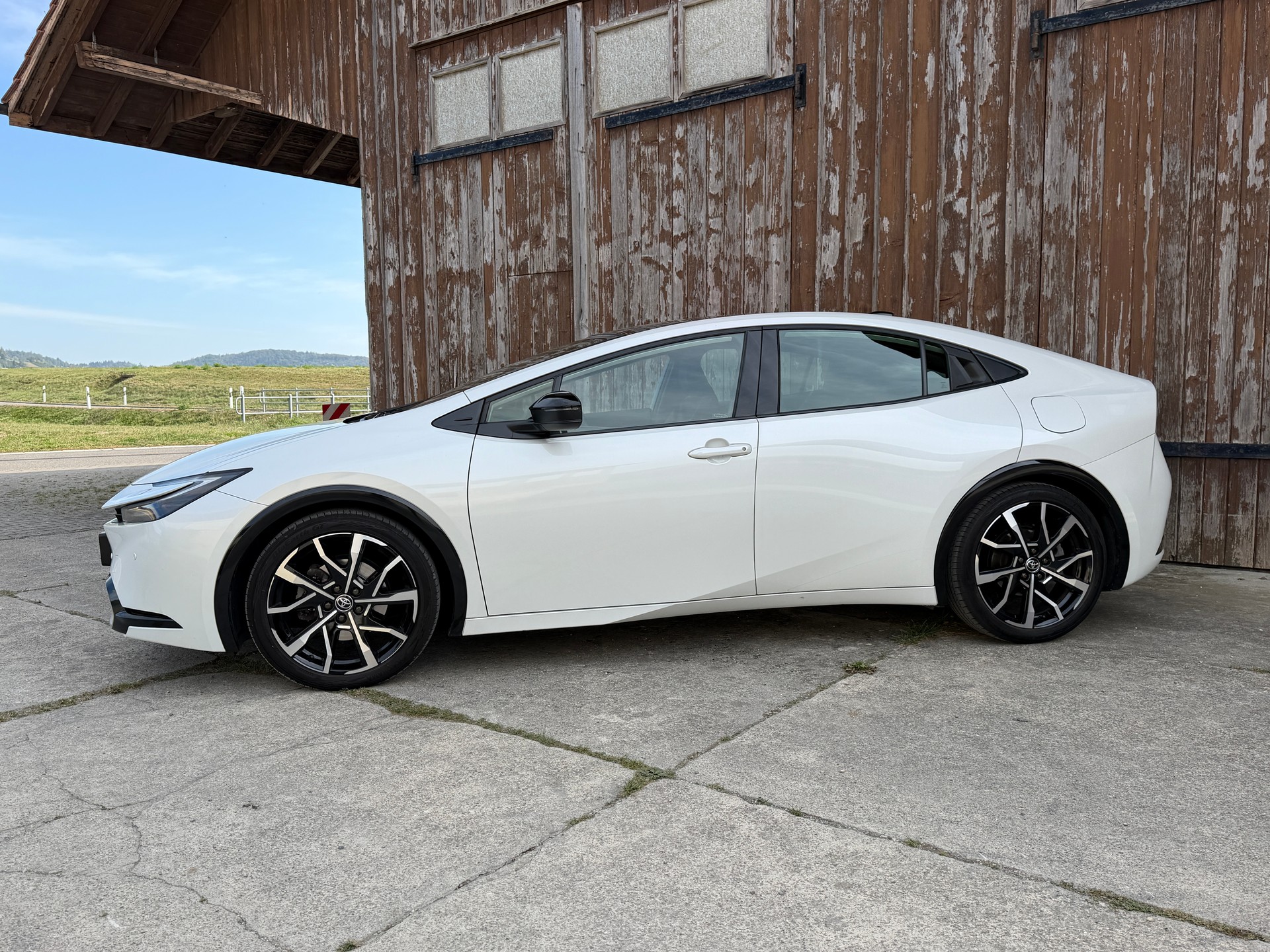 TOYOTA Prius 2.0 Plug-In-Hybrid Style 🇨🇭 CH-Fahrzeug-showroom-element-3