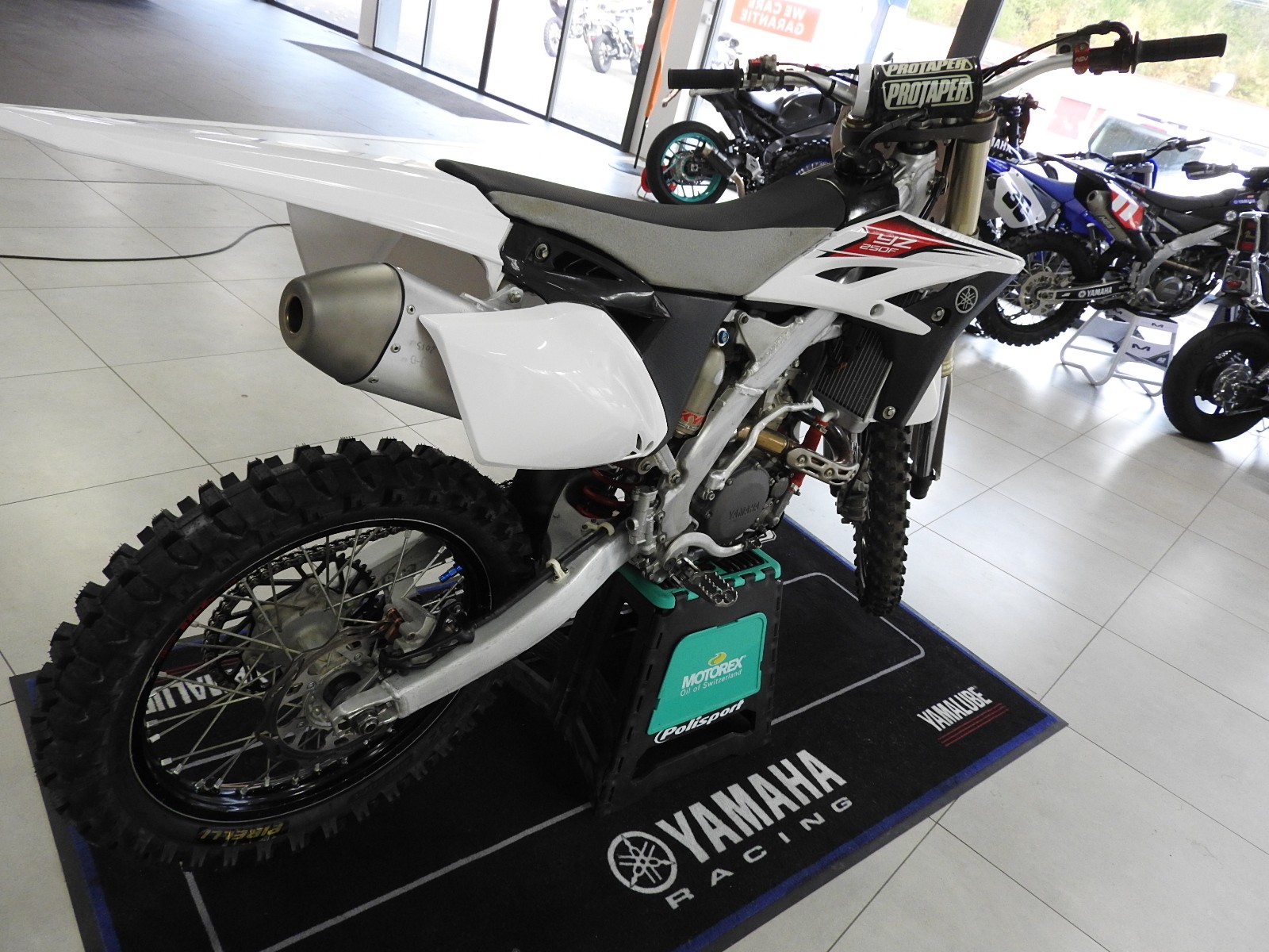 YAMAHA YZ 250 F-image-9