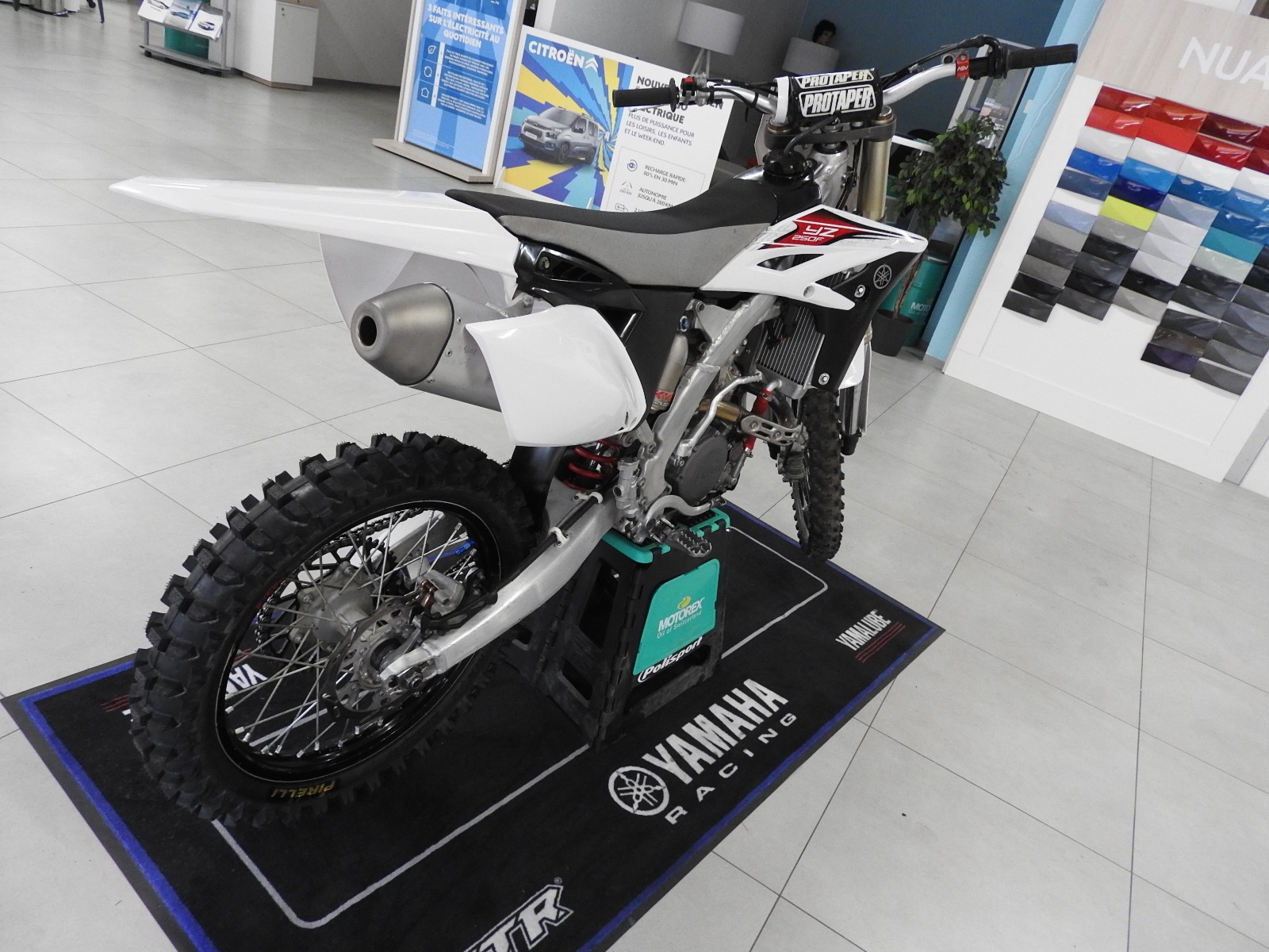 YAMAHA YZ 250 F-image-10