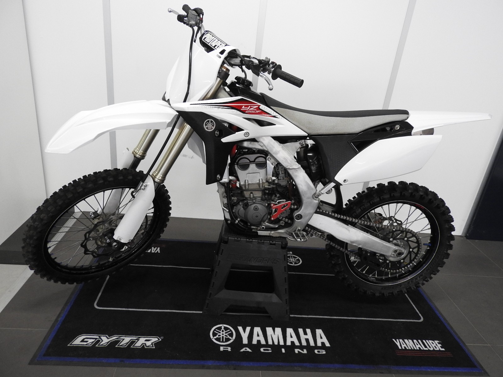 YAMAHA YZ 250 F-image-4