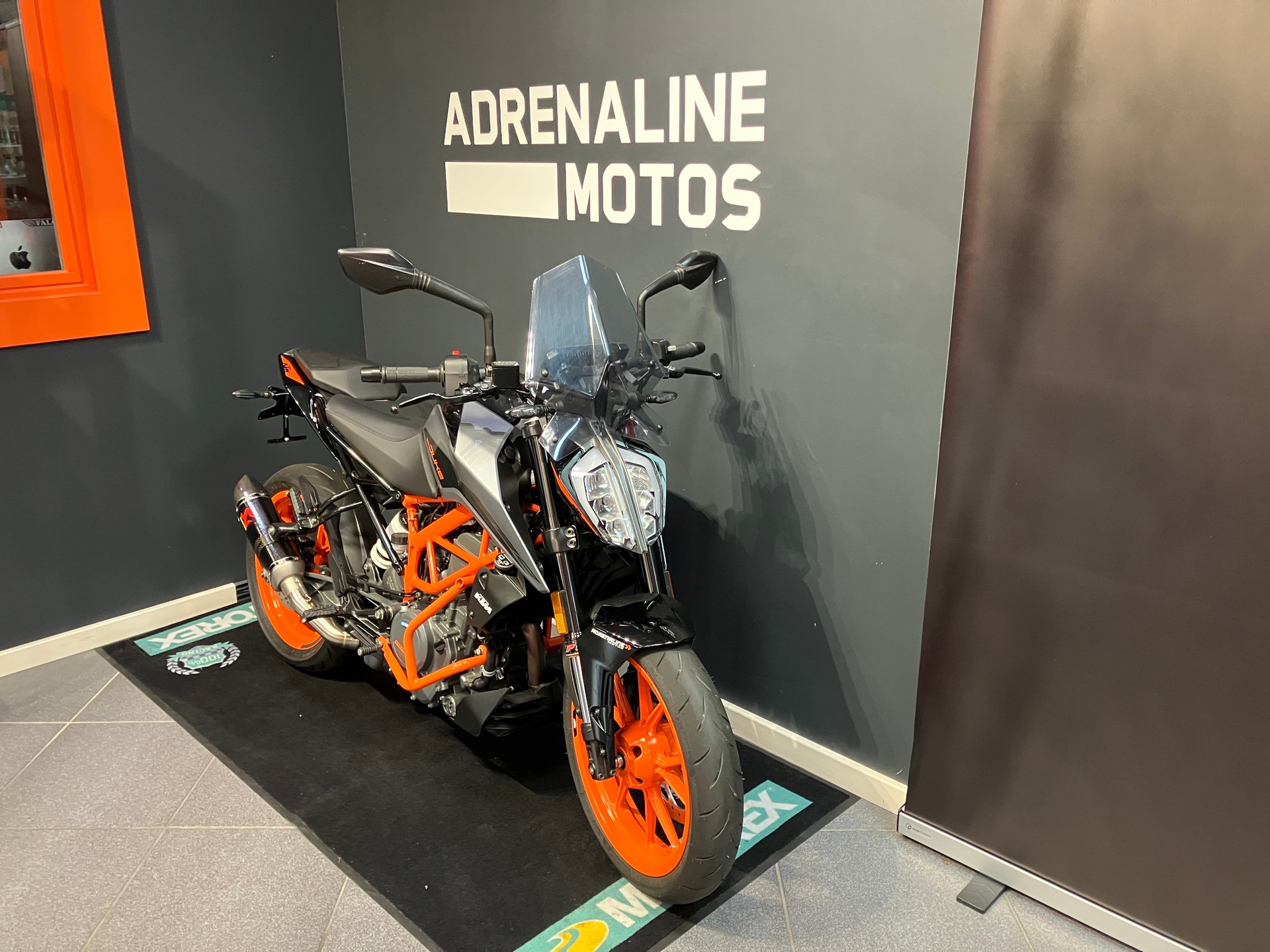 KTM 390 Duke-image-2