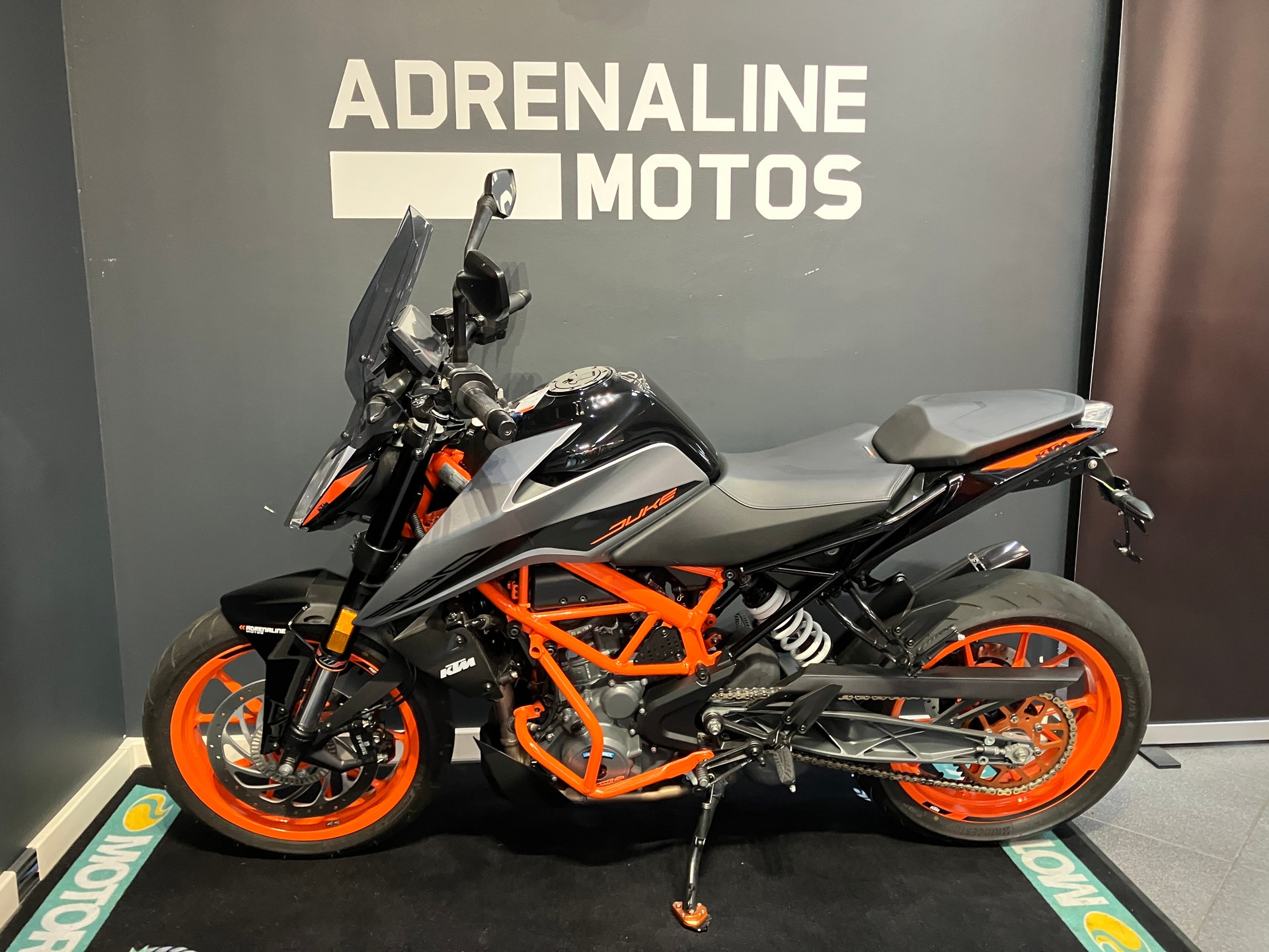KTM 390 Duke-image-3