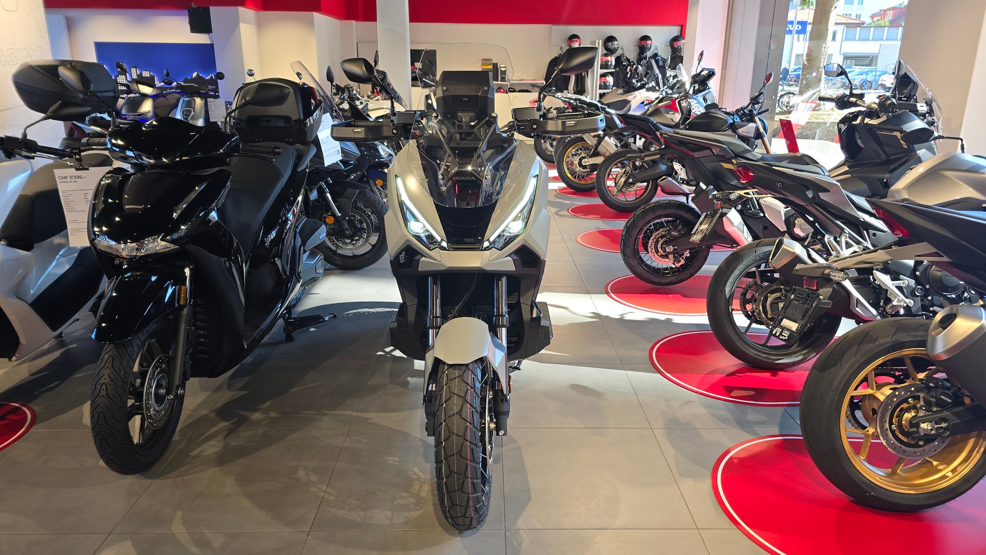 HONDA X-ADV 750-image-1