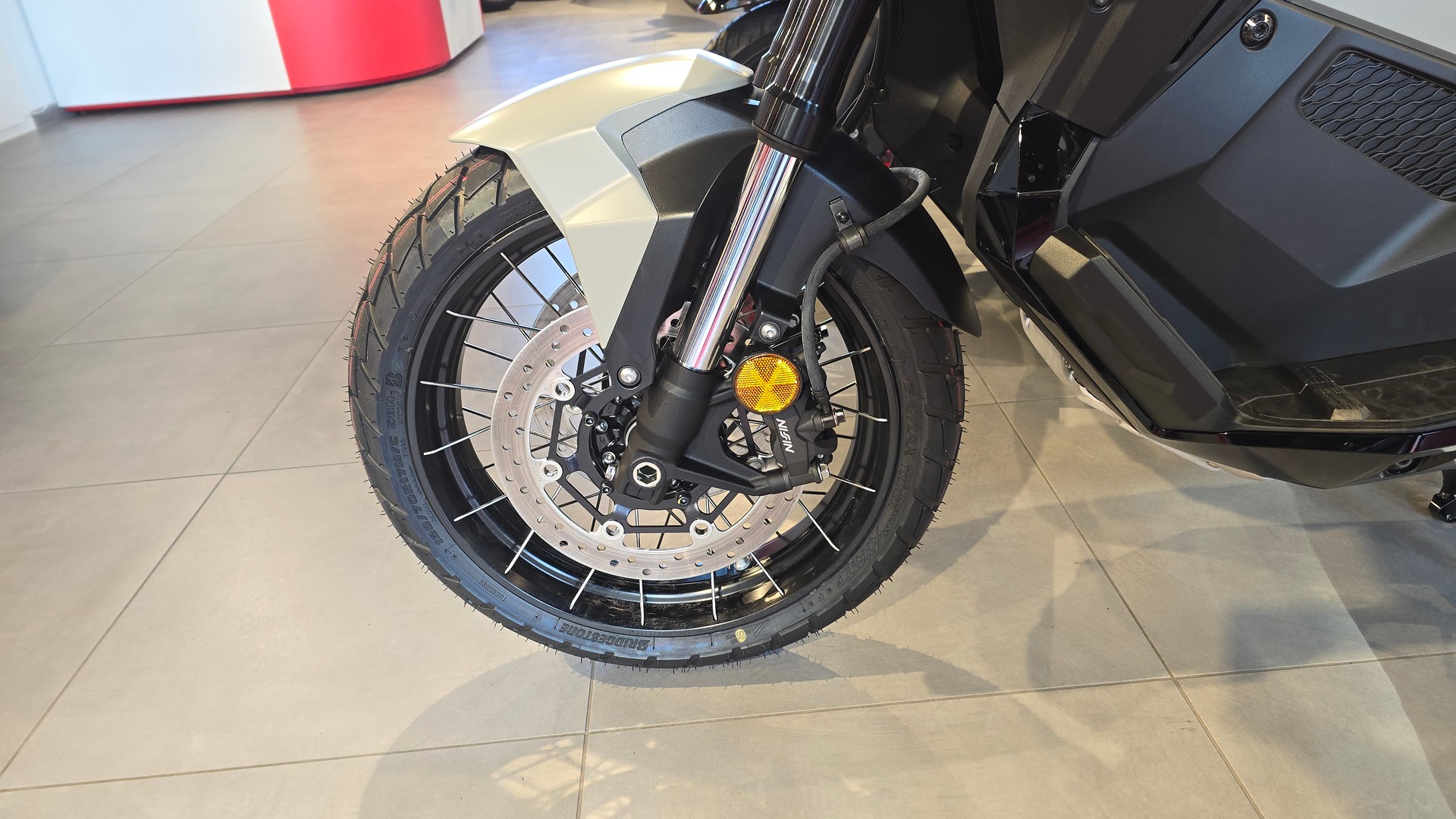 HONDA X-ADV 750-image-5