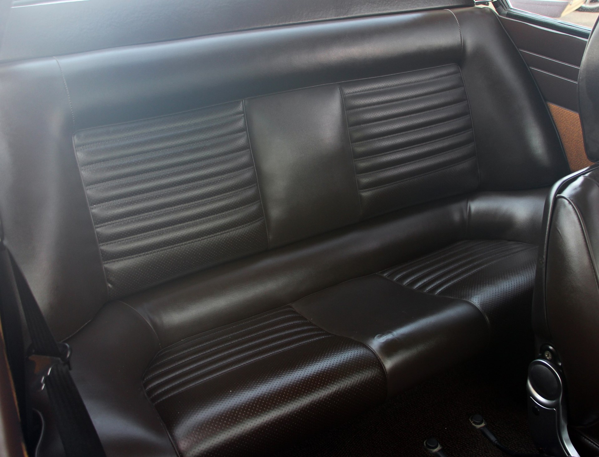 LANCIA BETA 1300 Coupé-image-11