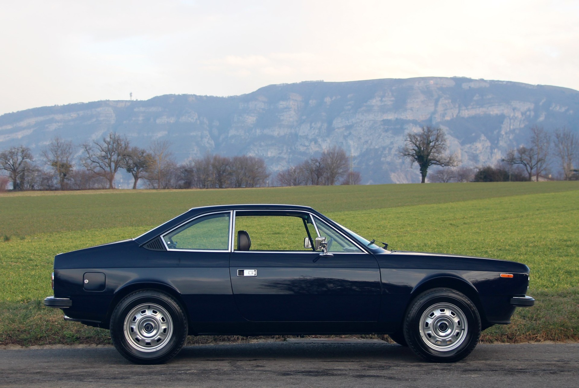 LANCIA BETA 1300 Coupé-image-18