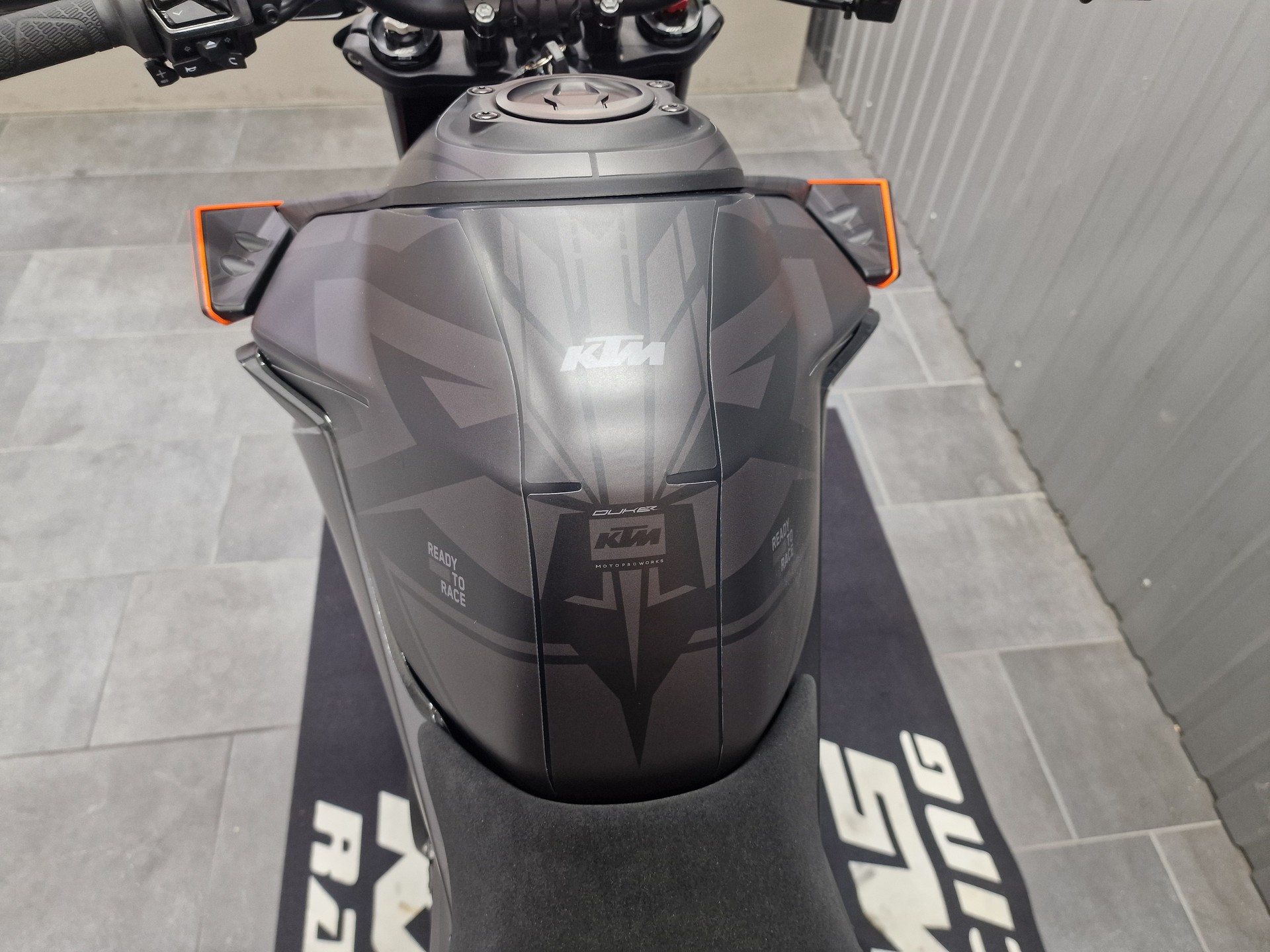 KTM 990 Duke-image-5