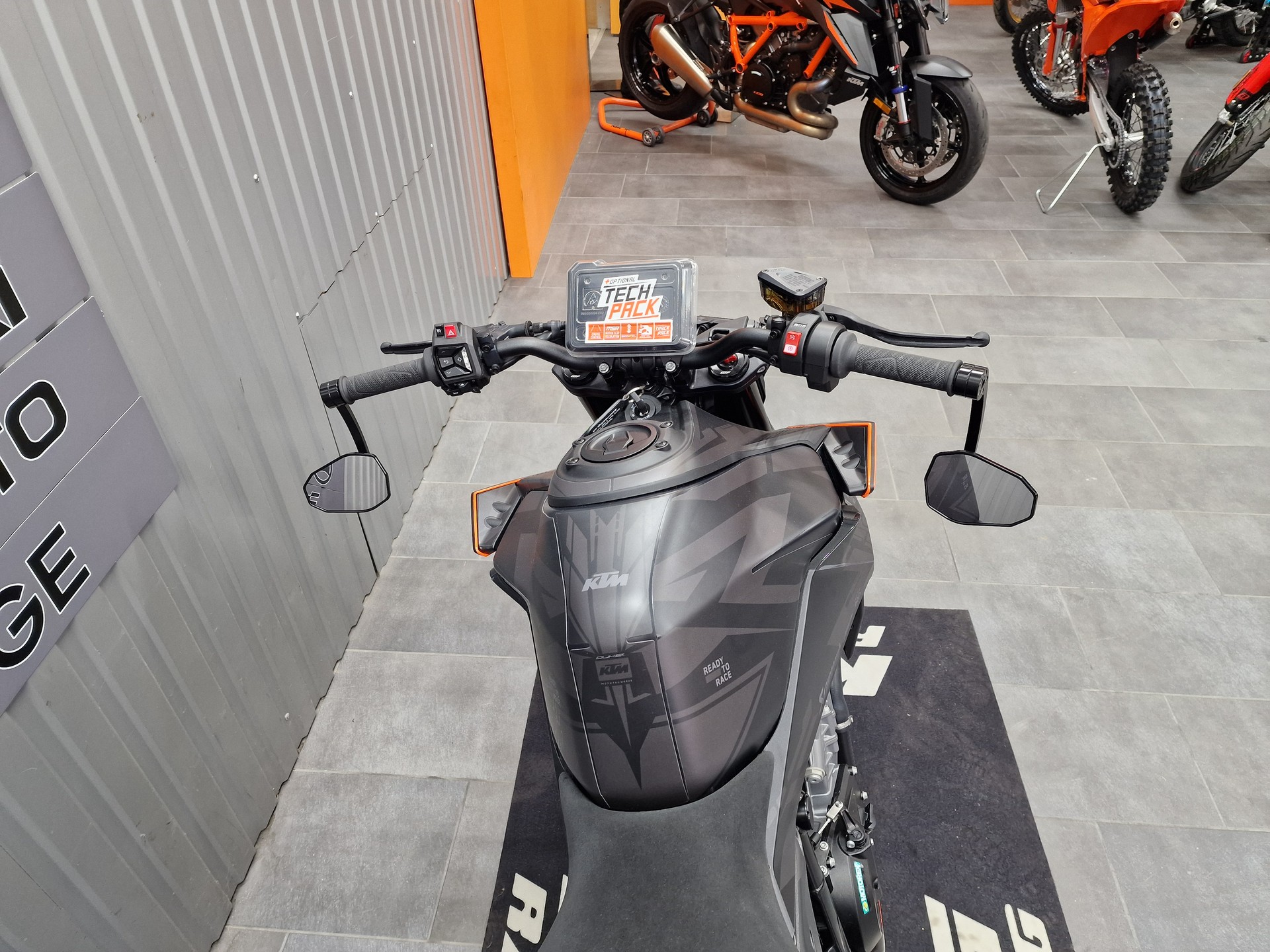 KTM 990 Duke-image-9
