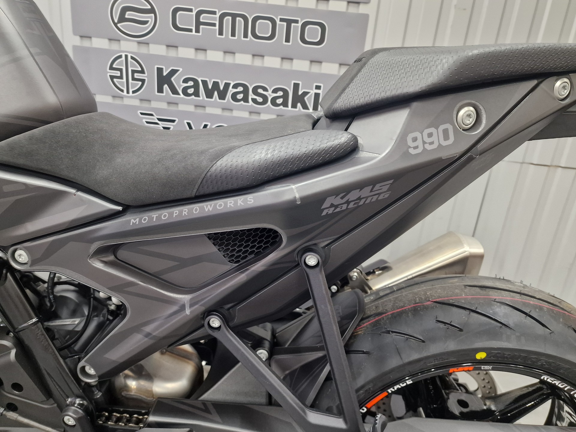 KTM 990 Duke-image-4