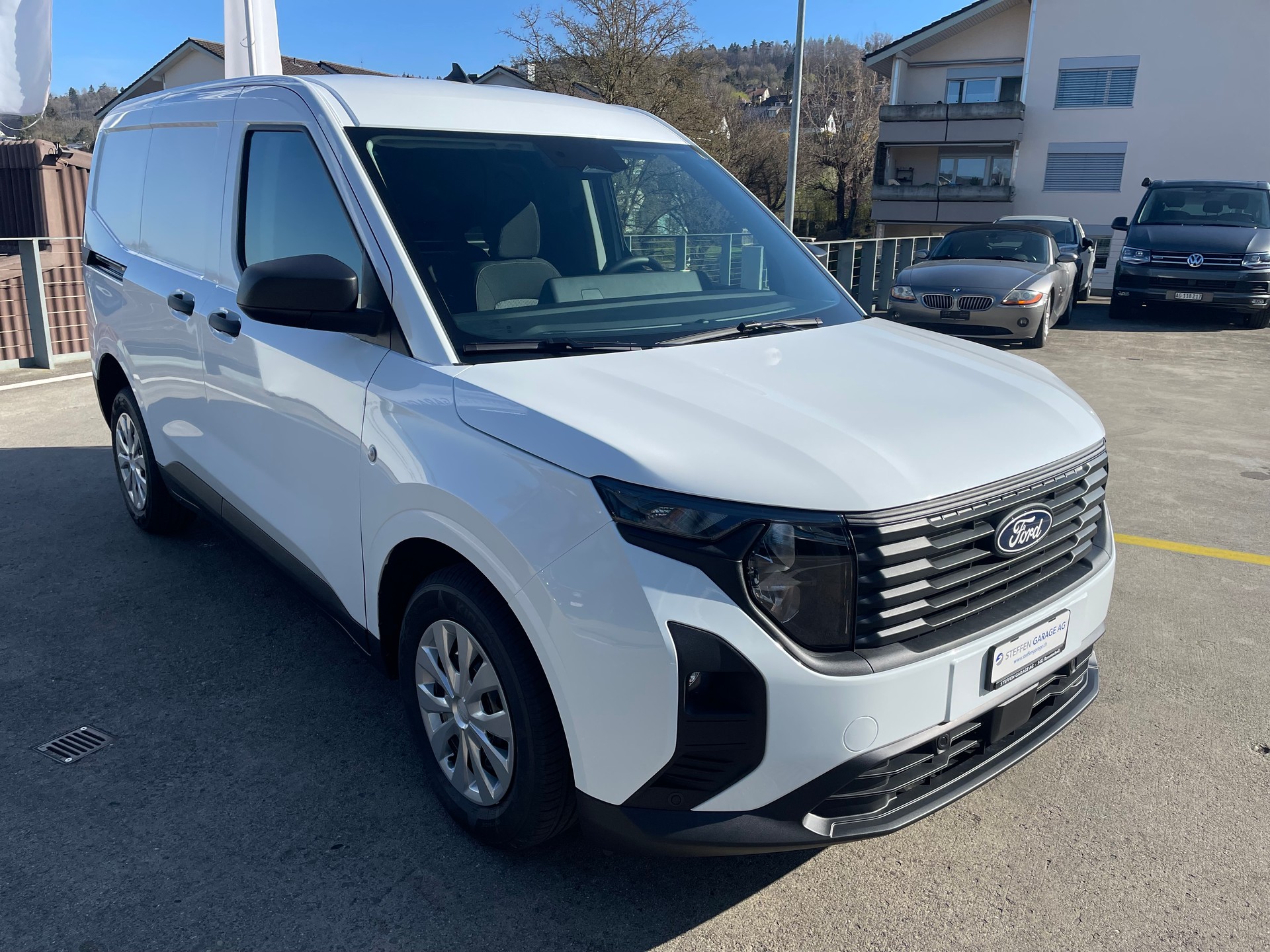 FORD Transit Courier 1.0 Tre A-showroom-element-2