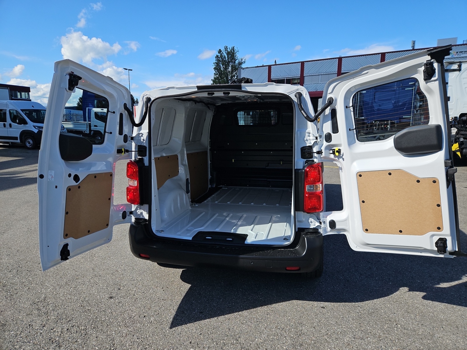 FIAT E-Scudo 75kWh L2-image-4