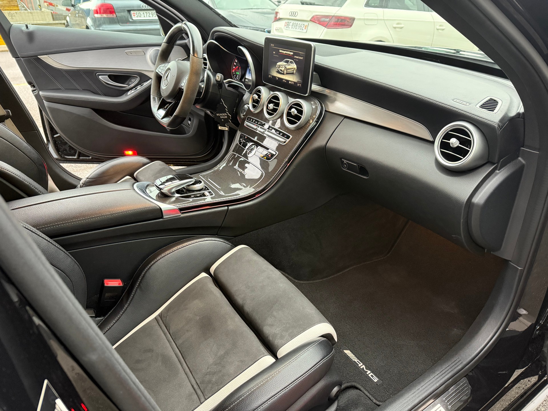 MERCEDES-BENZ C 63 S AMG Speedshift-image-14