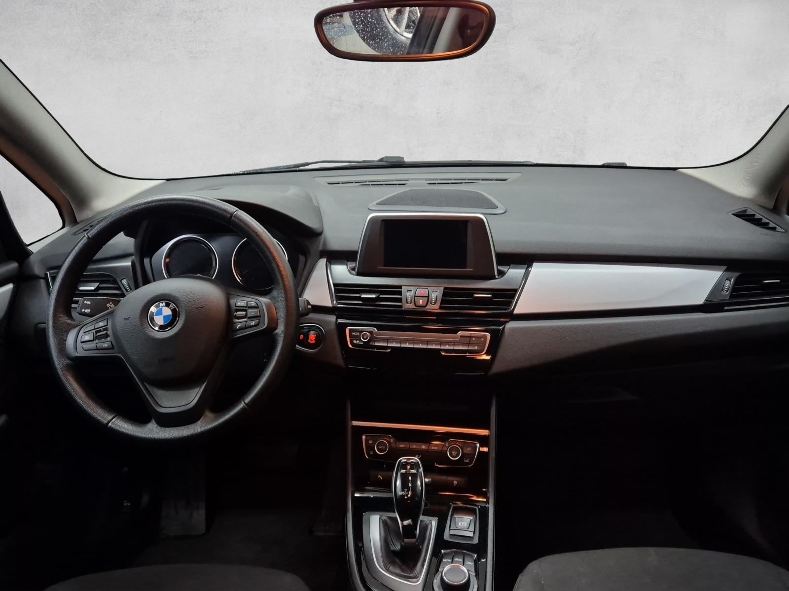 BMW 218d Gran Tourer-image-4