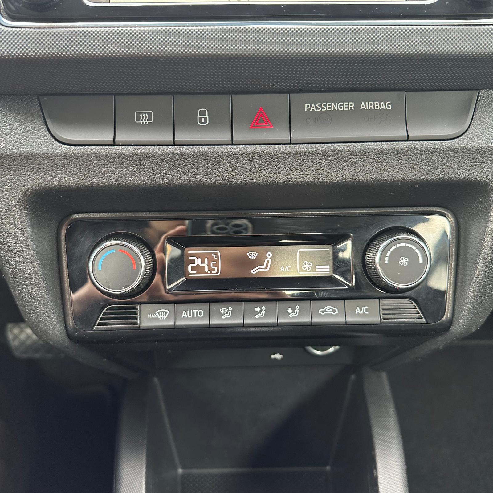 SKODA Fabia 1.0 TSI Ambition DSG-image-24