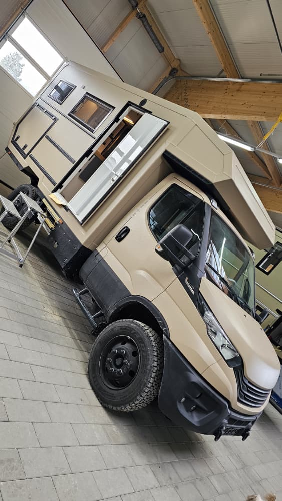 IVECO Daily 4x4 Venture XT by CapricornTrucks-showroom-element-1