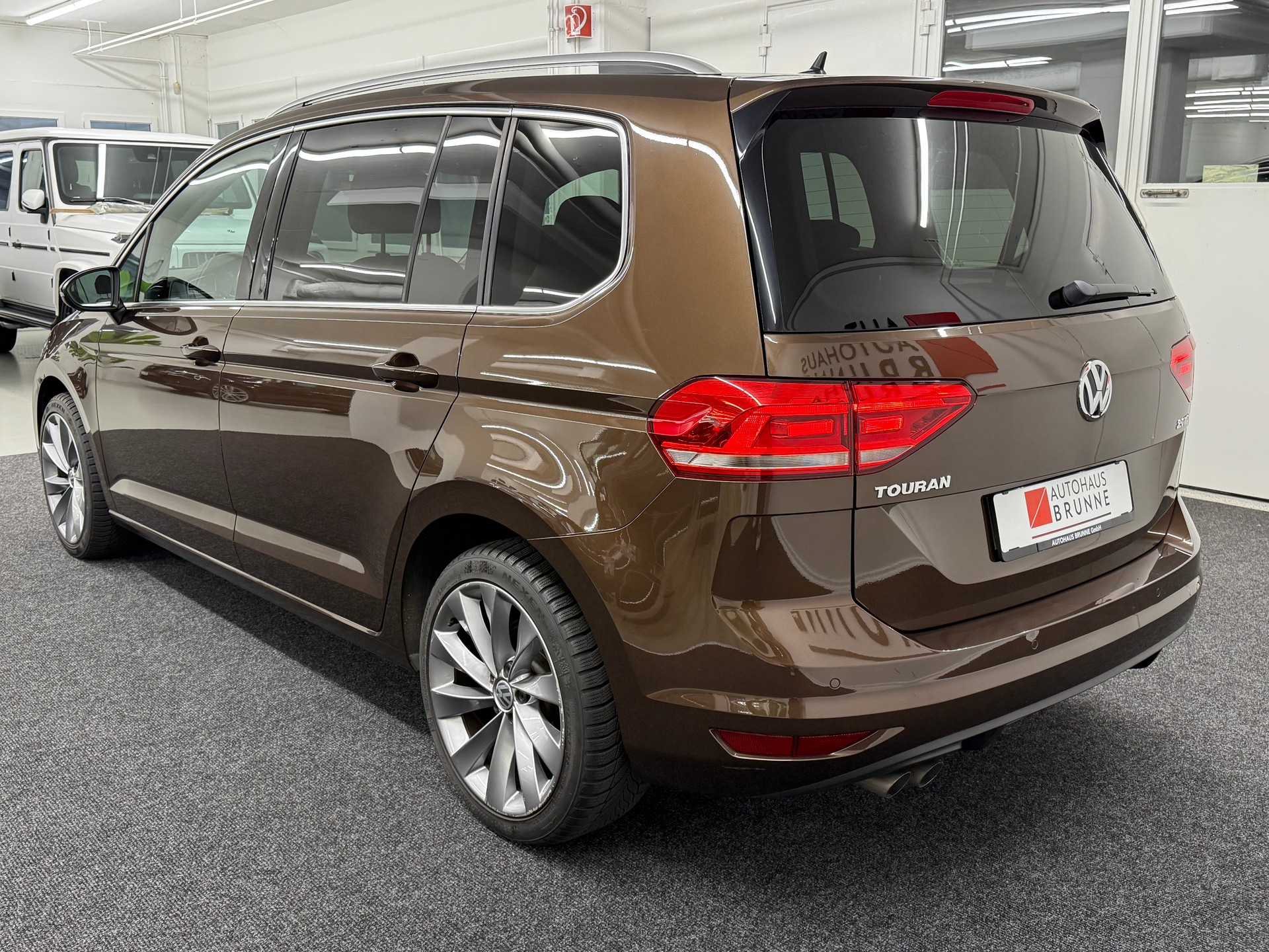 VW Touran 2.0 TDI Highline DSG 7-Plätzer-image-7