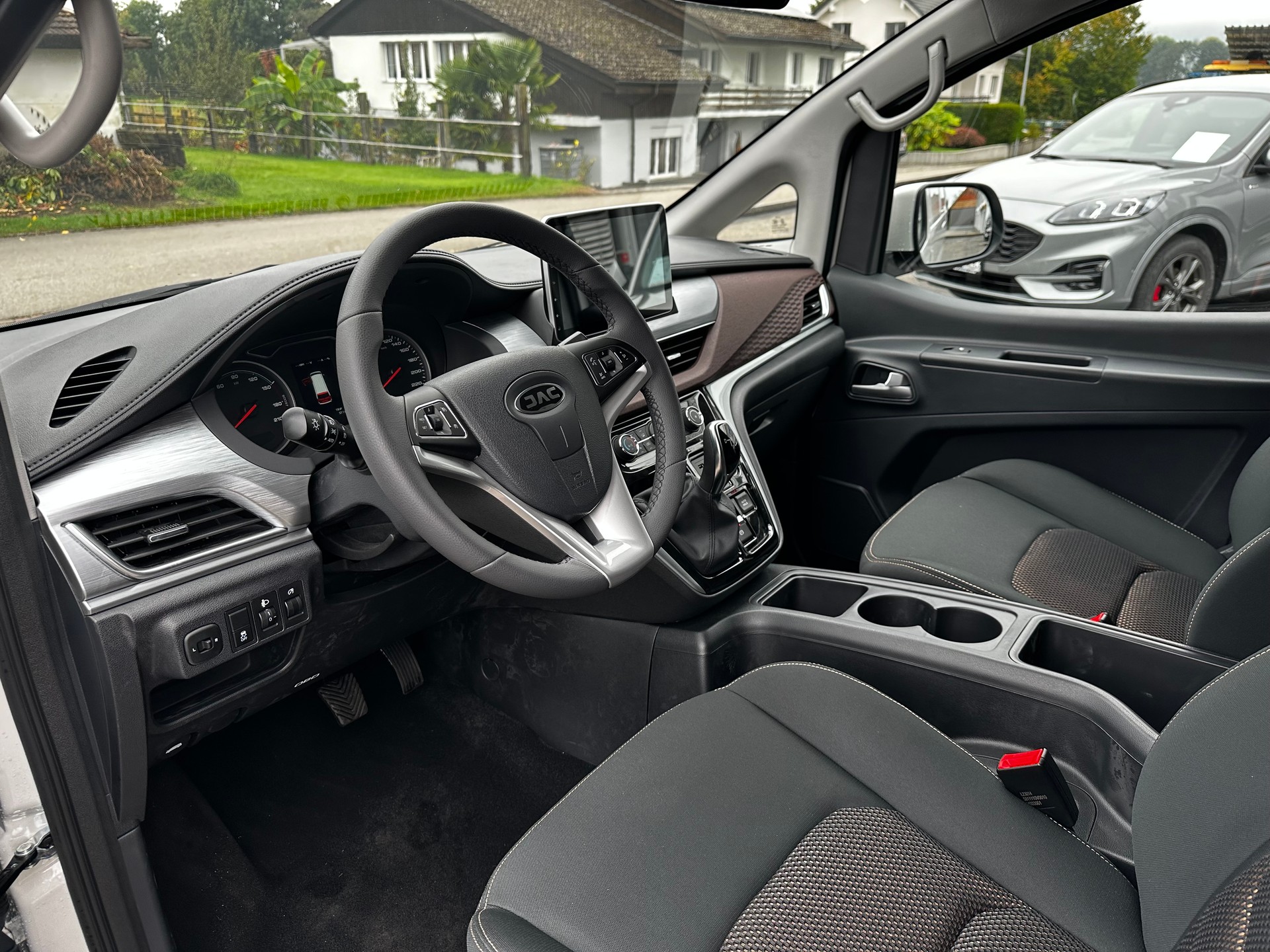 JAC M3ev-image-15