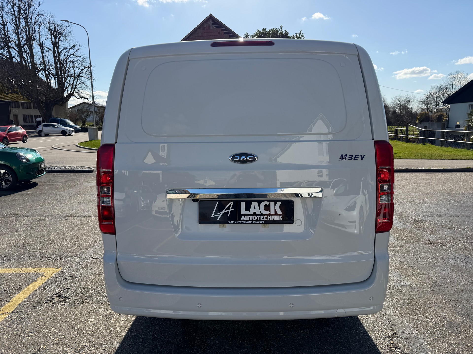 JAC M3ev-image-7
