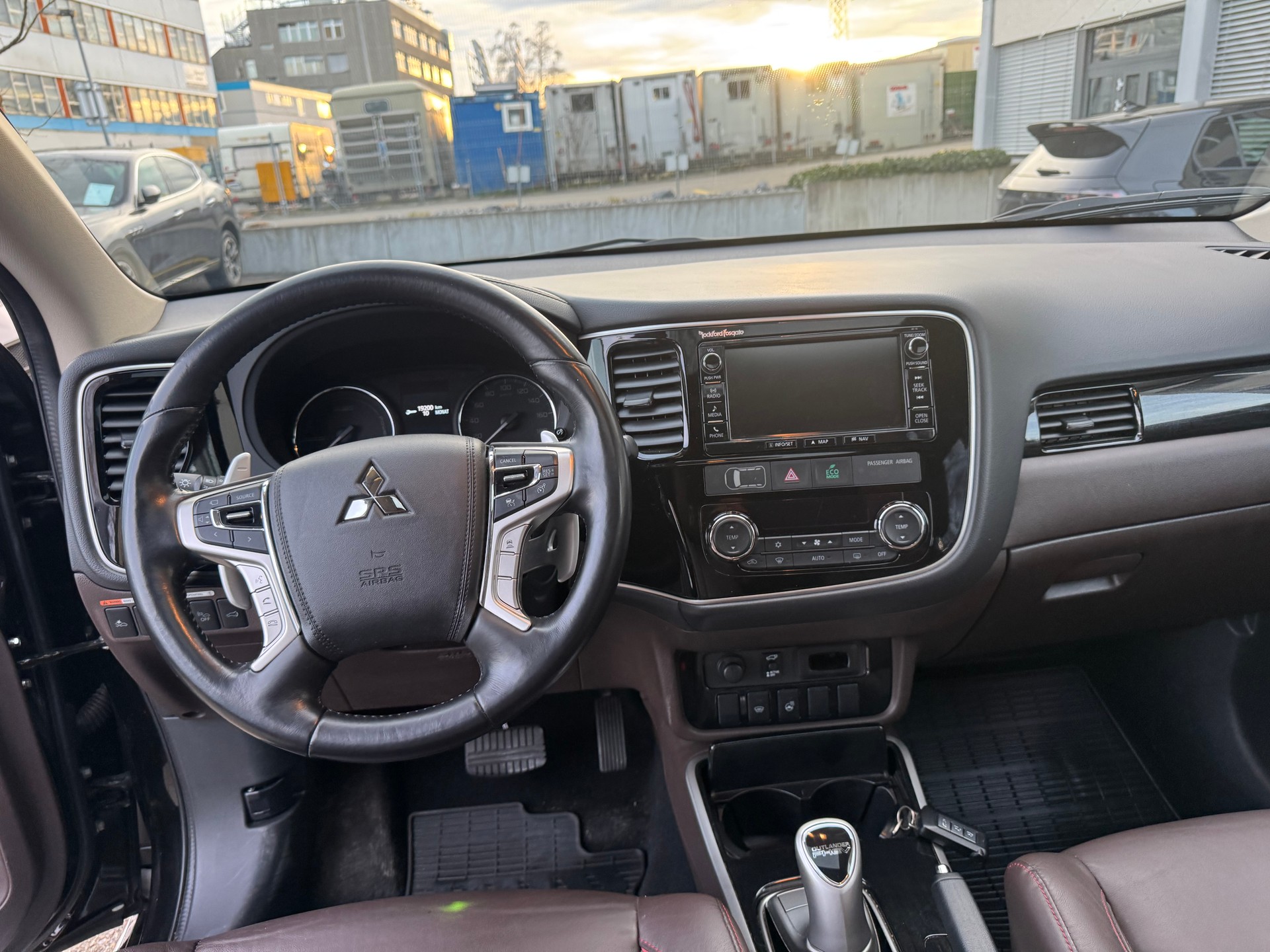 MITSUBISHI Outlander 2.0 PHEV Diamond Annivers. 4WD Automatic-image-6