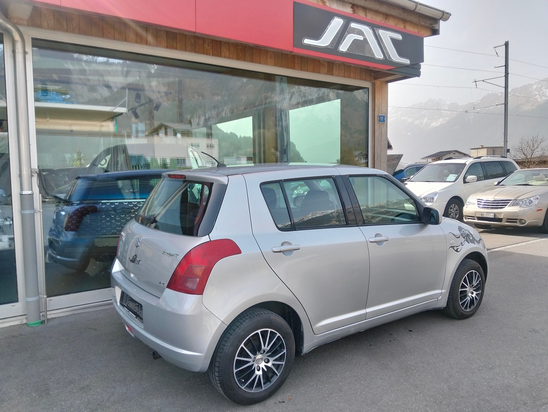 SUZUKI Swift 1.3i 16V GL 4x4-image-5