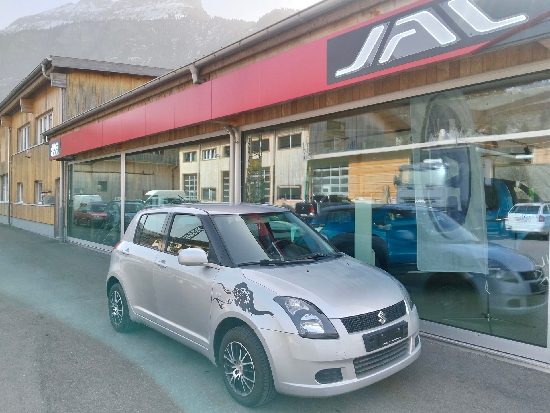 SUZUKI Swift 1.3i 16V GL 4x4