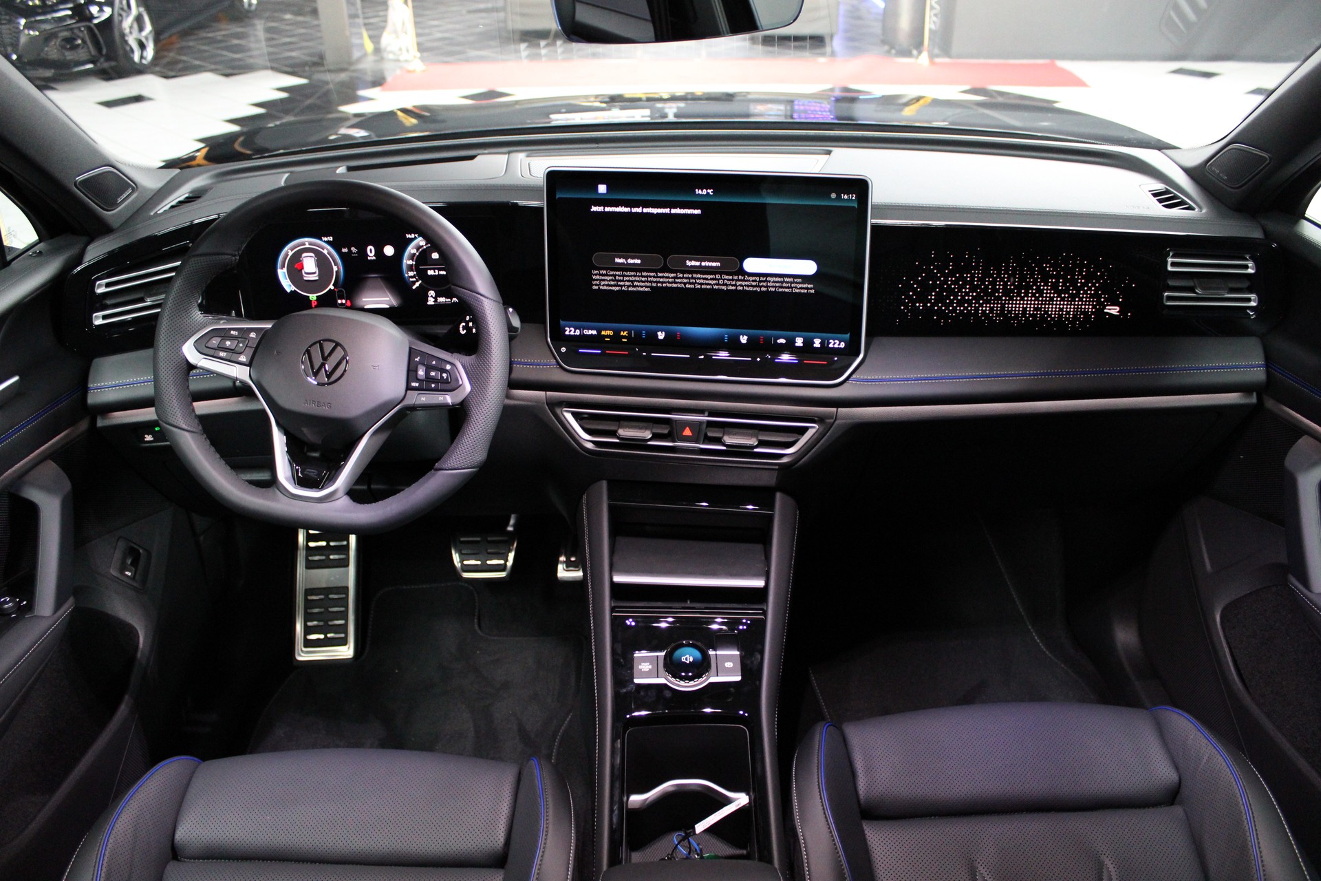 VW Tiguan 2.0TDI R-Line 4M-image-4