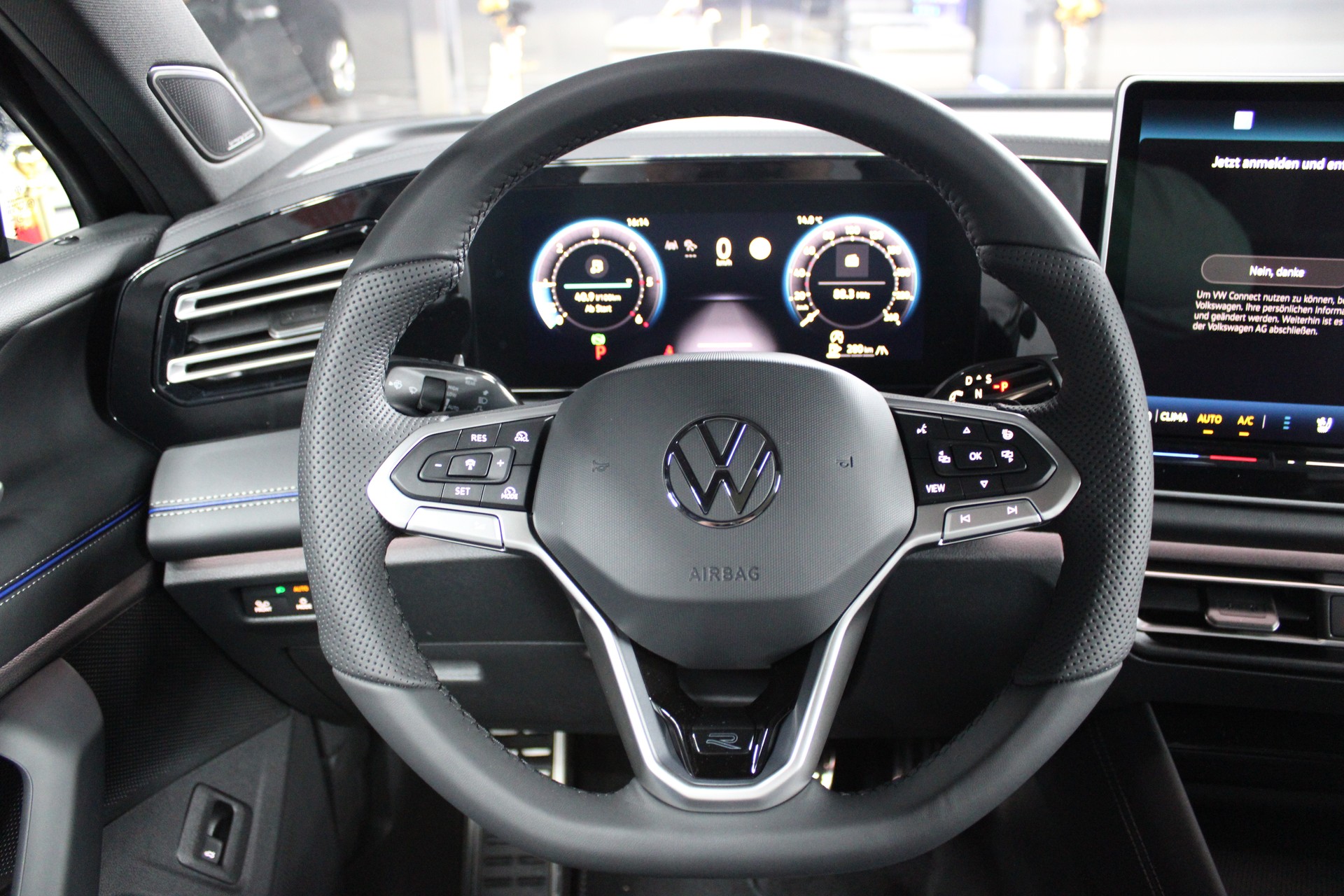 VW Tiguan 2.0TDI R-Line 4M-image-5