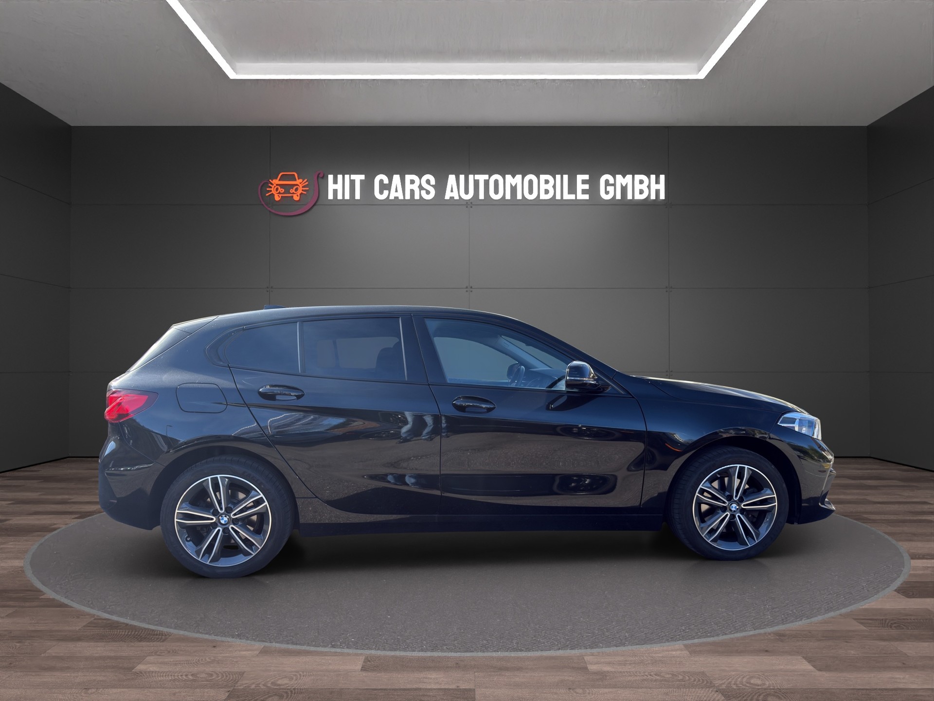 BMW 118i Steptronic-showroom-element-3