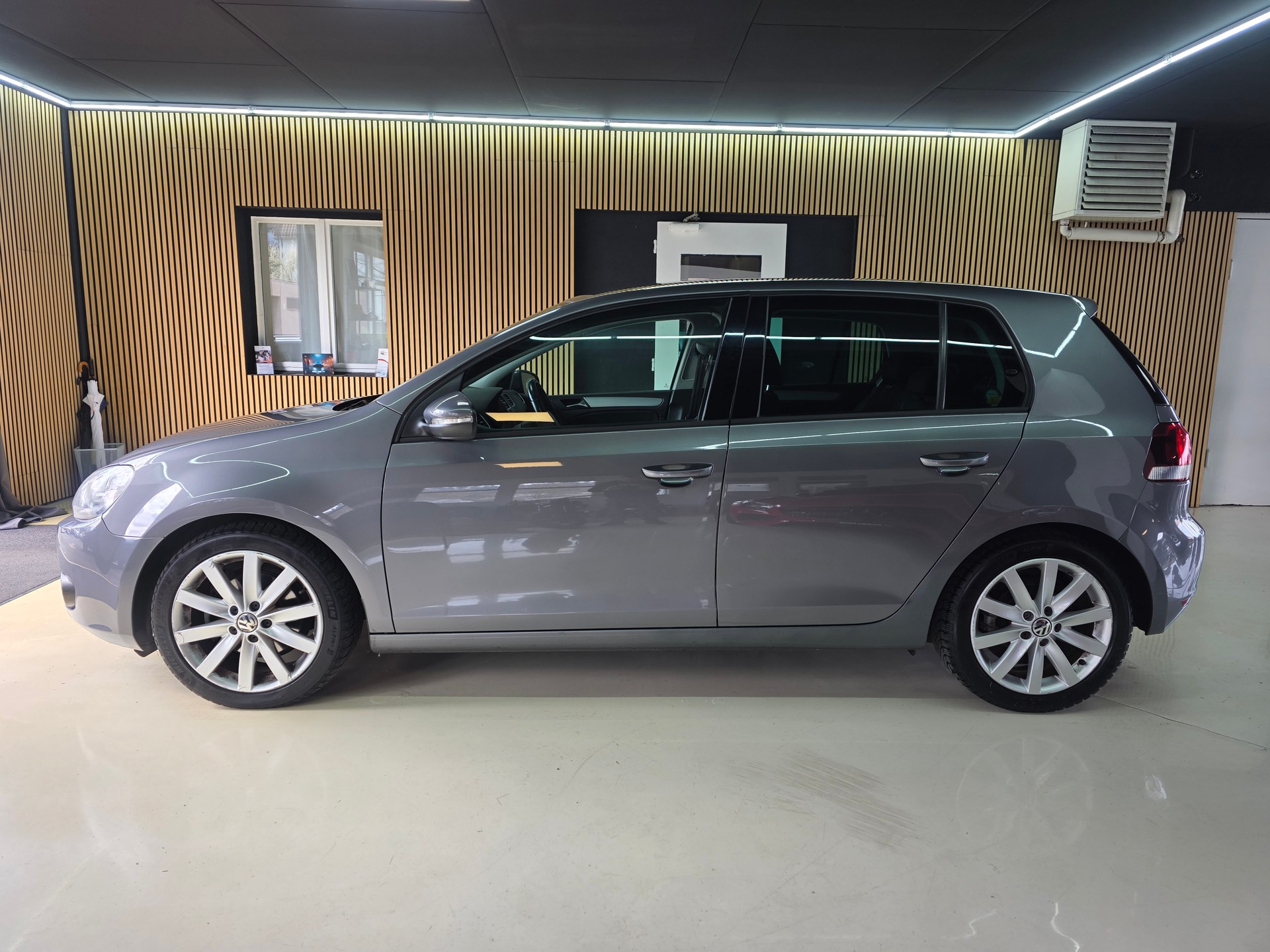 VW Golf 1.4 TSI Trendline-showroom-element-3