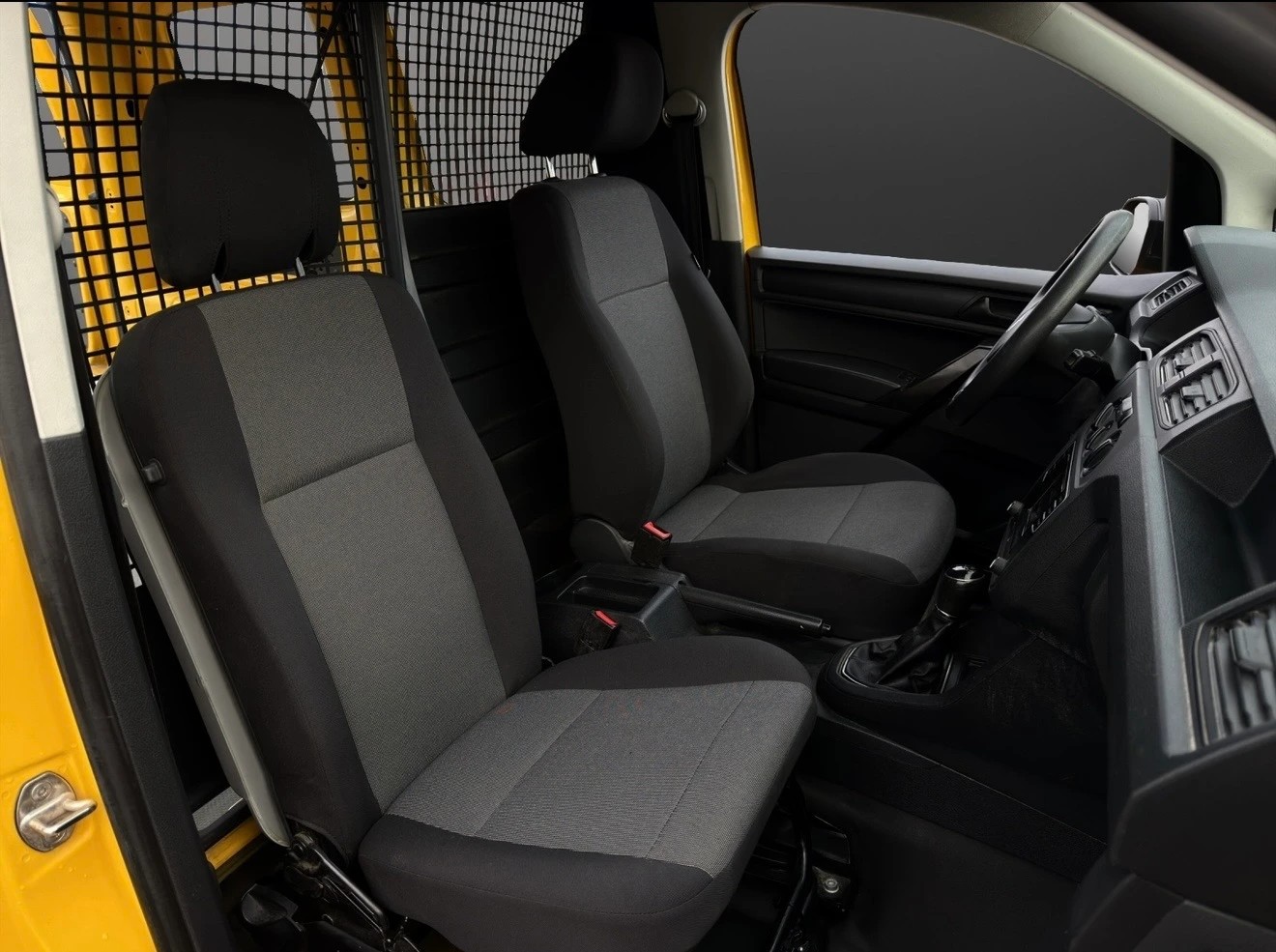 VW Caddy 2.0TDI 4Motion BlueMotion Technology-image-8