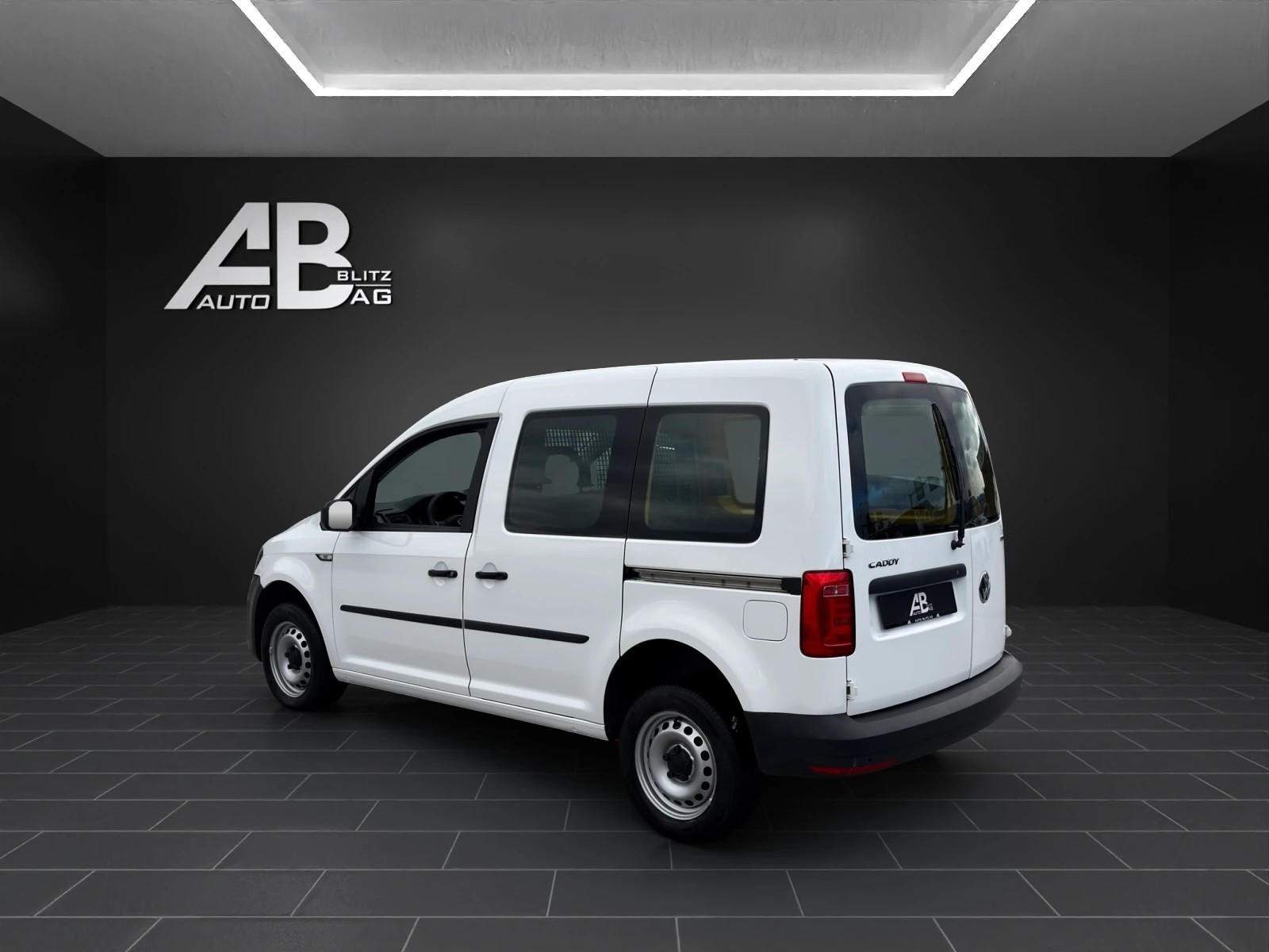 VW Caddy 2.0TDI 4Motion BlueMotion Technology-showroom-element-2